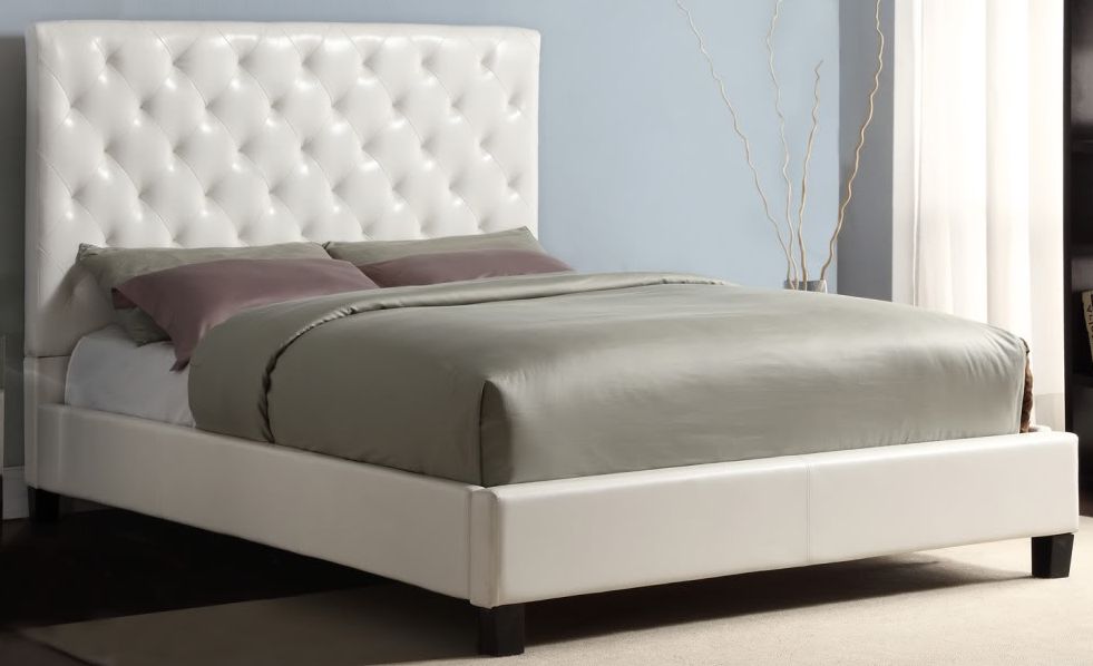 HomeBelle Sleek White Diamond Tufted Full Platform Bed