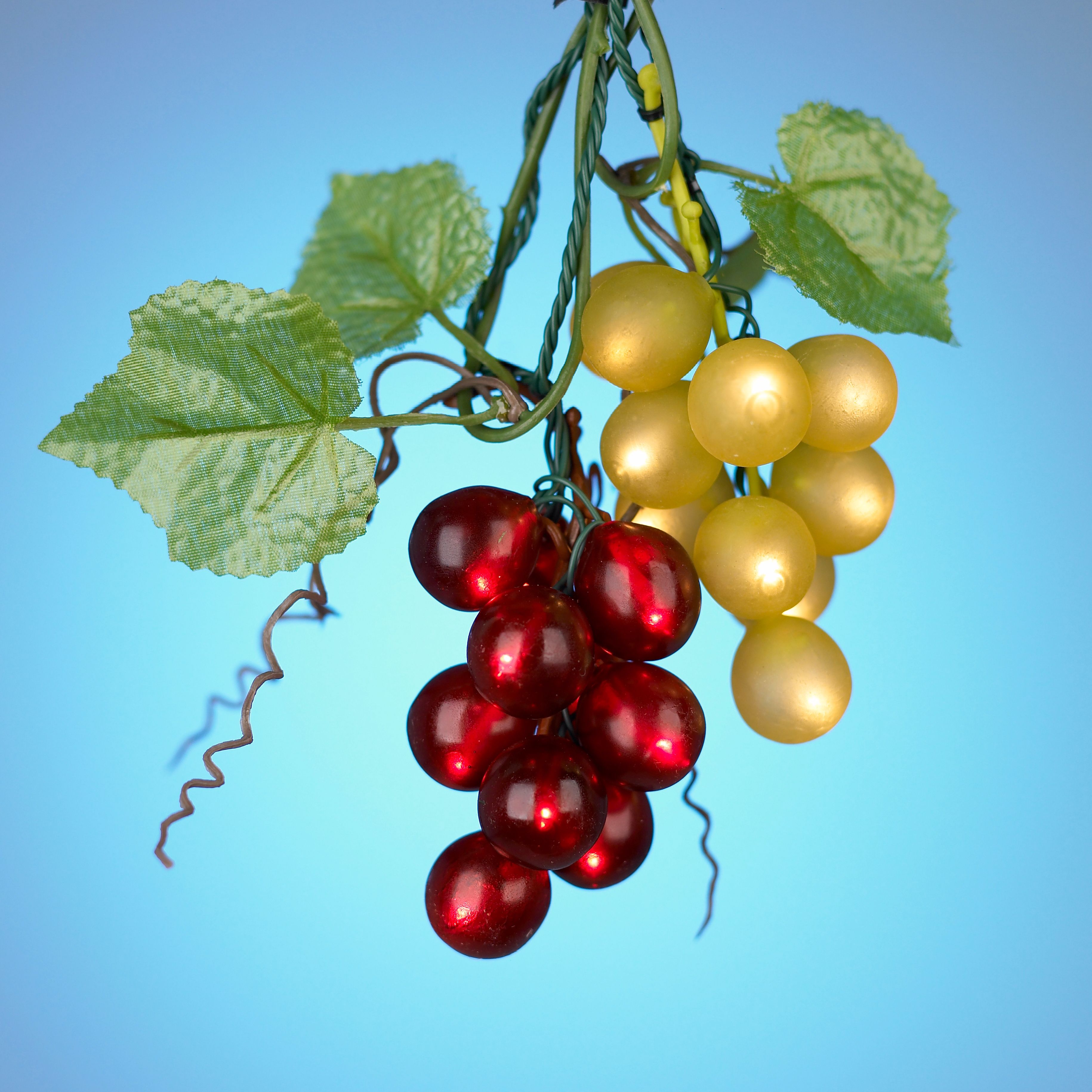 Grapevine Cluster String Light Set