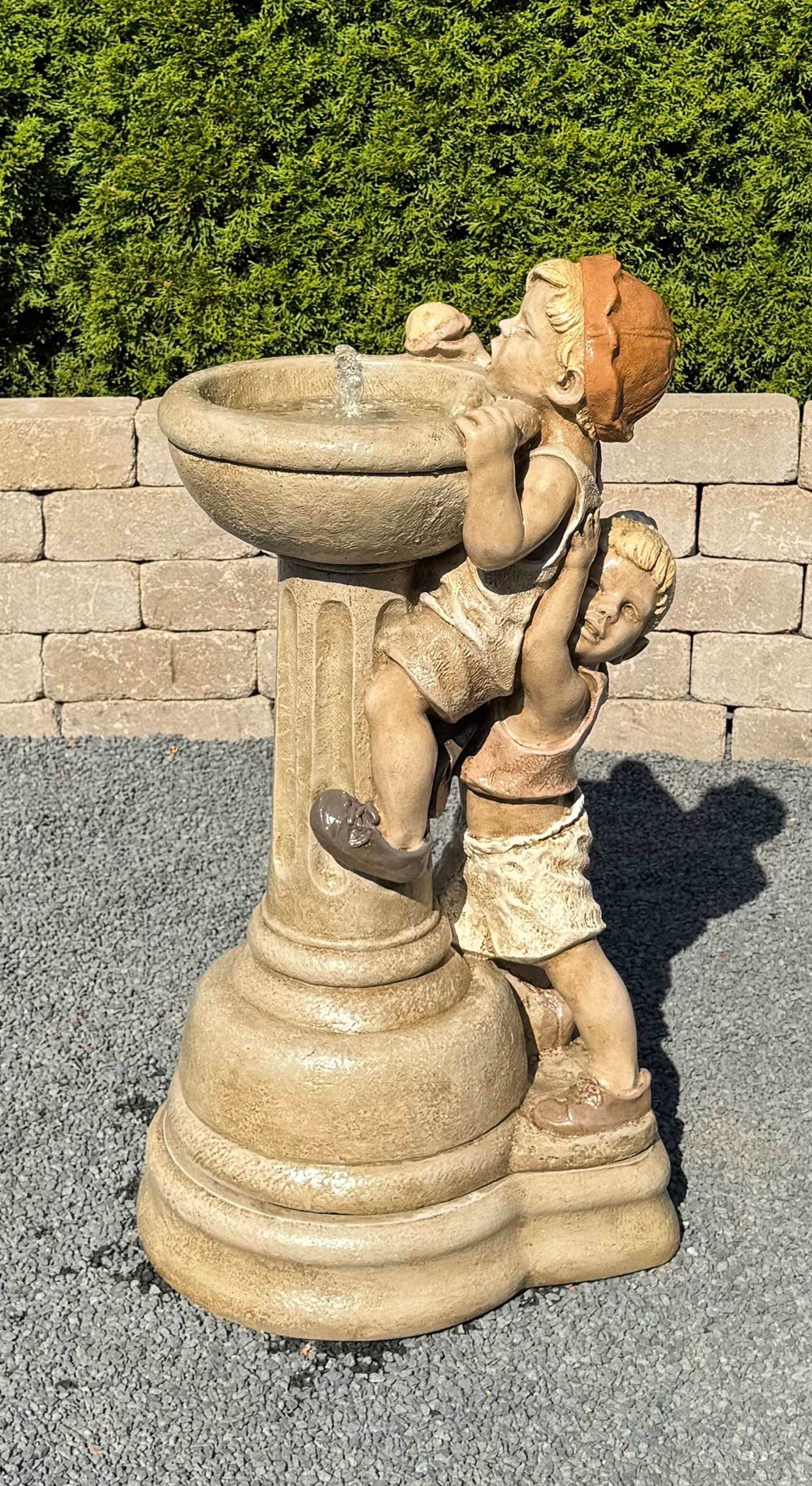 Henri Studios Willie and Wilma Outdoor Fountain