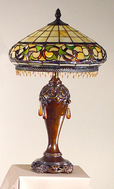 Dale Tiffany Lewellen Tiffany Table Lamp