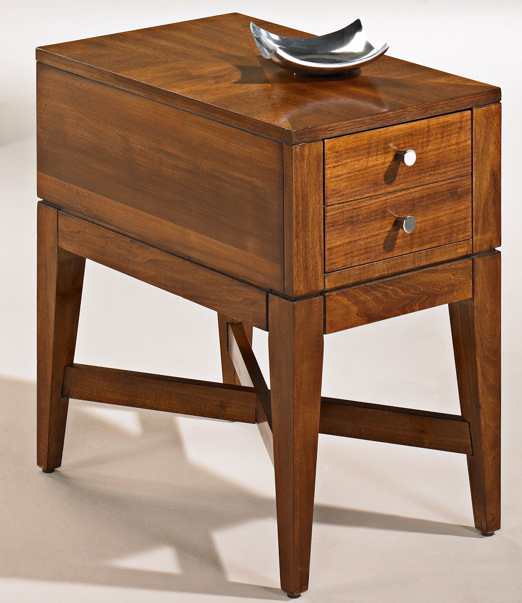 Reverse Diamond Chairside Table