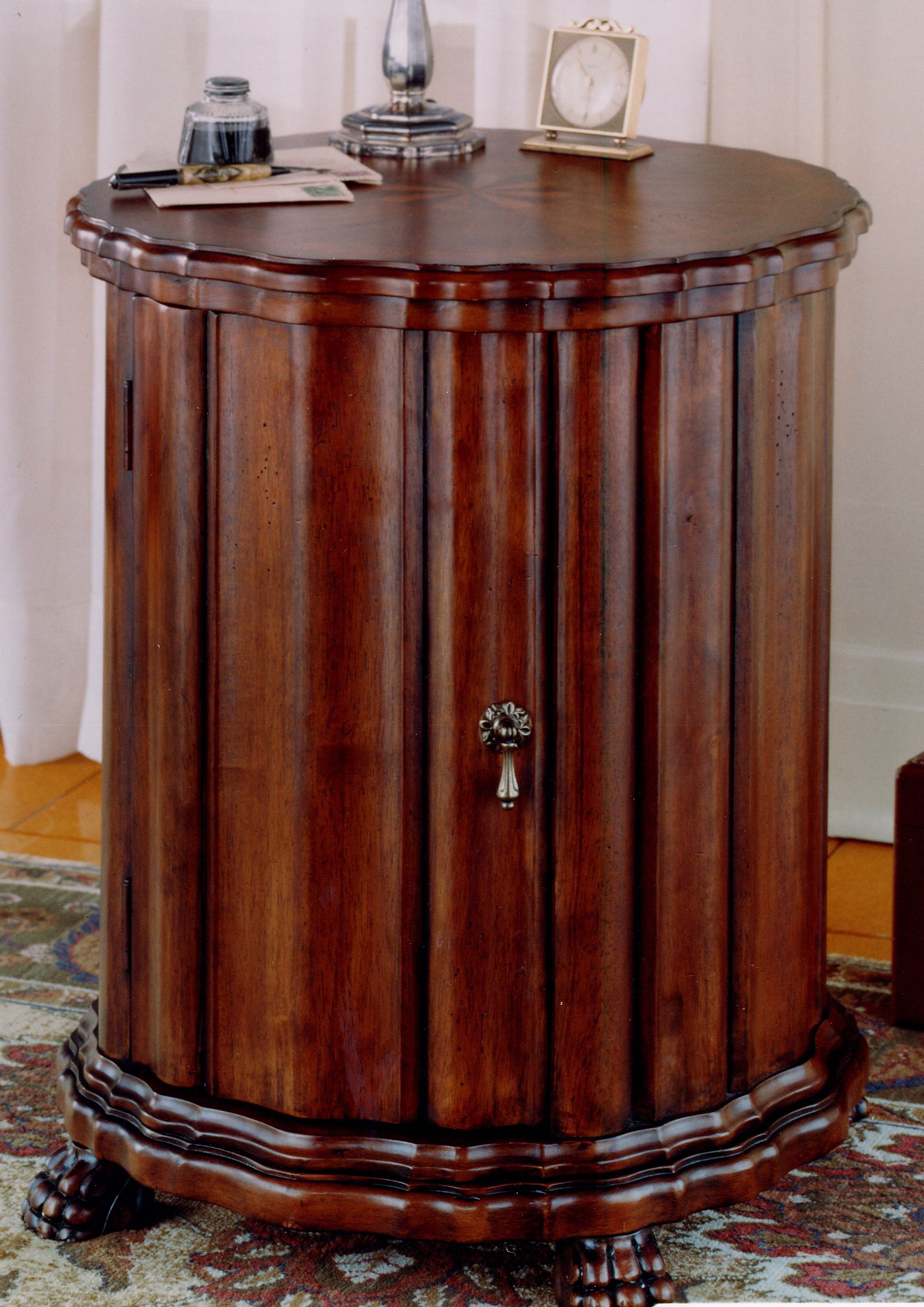 Plantation Cherry 24 1/2" High Drum Table