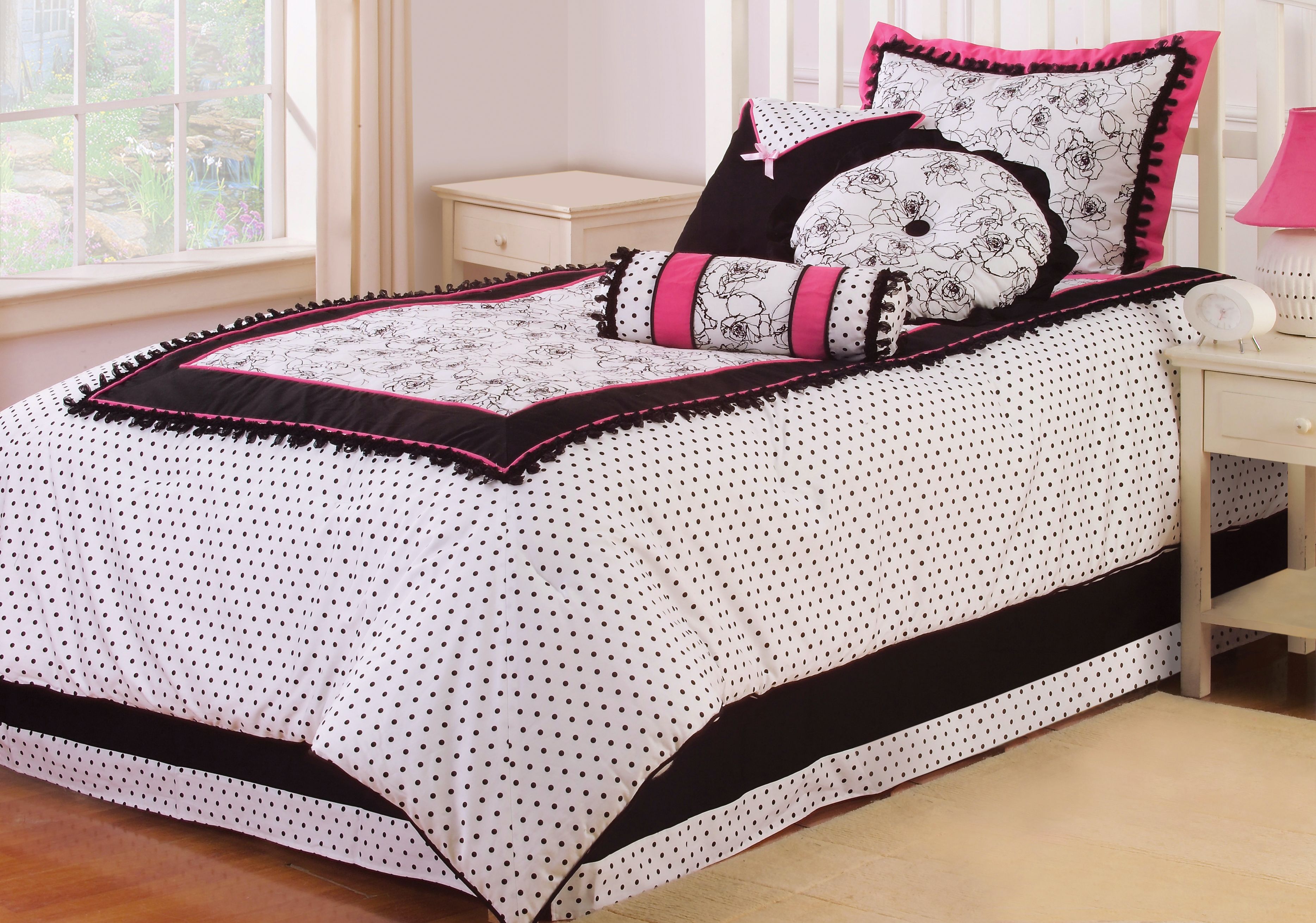 Kathy Ireland Abigale Three Piece Bed Set