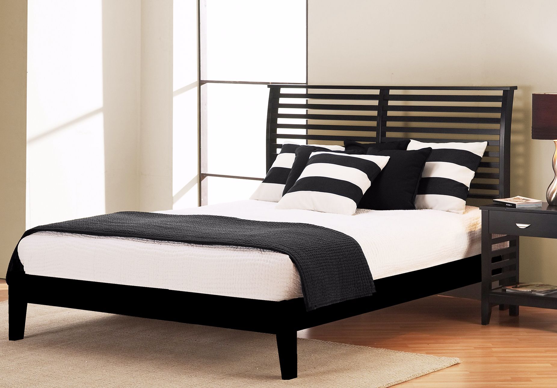 Hillsdale Dio Black Platform Bed Queen M6484