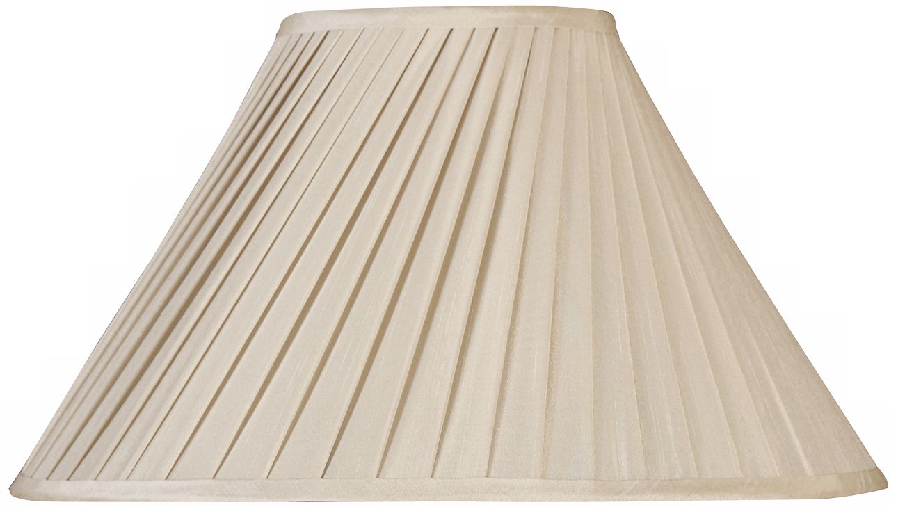 Off White Swirled Pleated Shade 6x16x10 (Spider)
