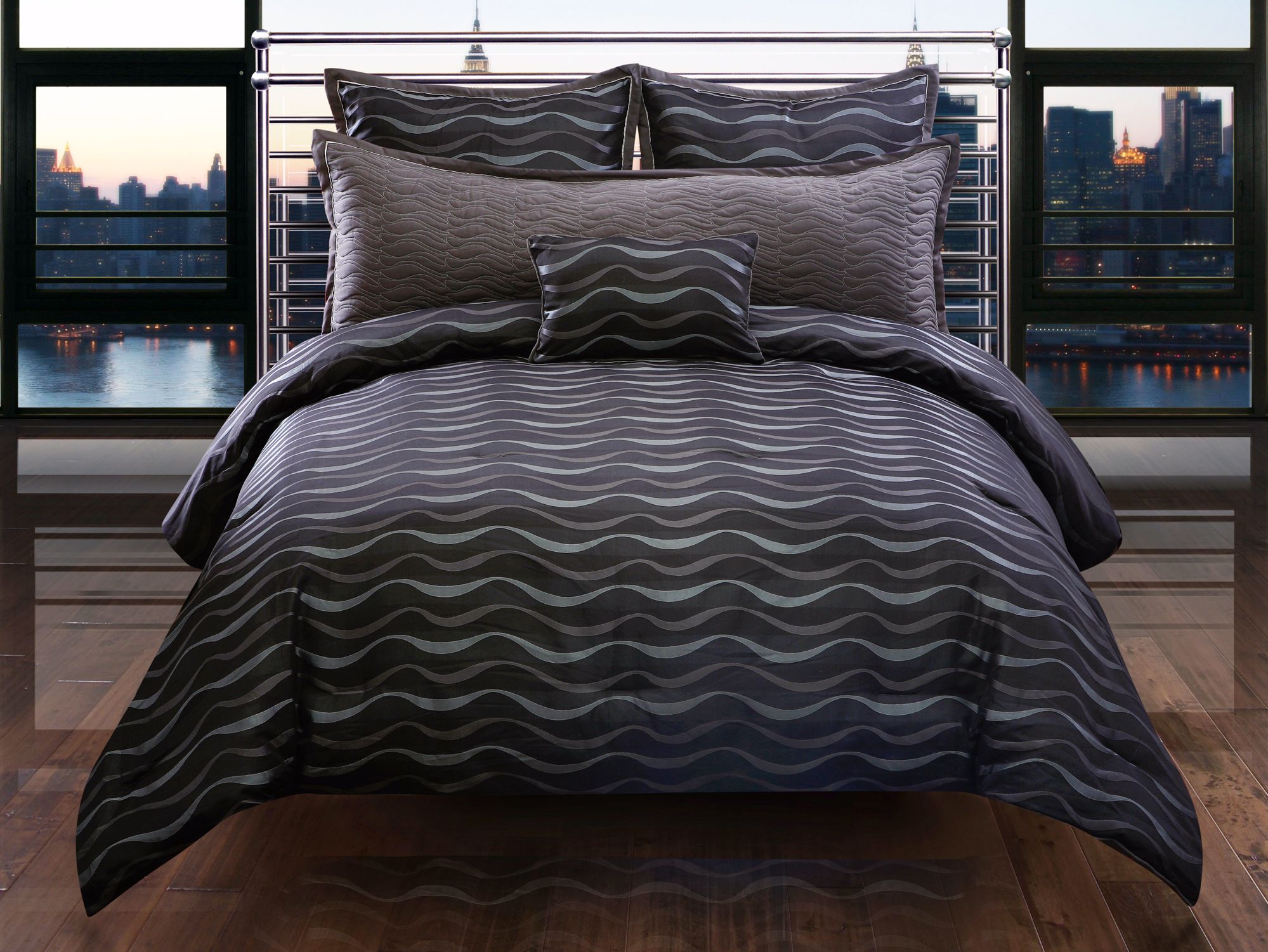 Ristal Five Piece Bed Set (Queen)