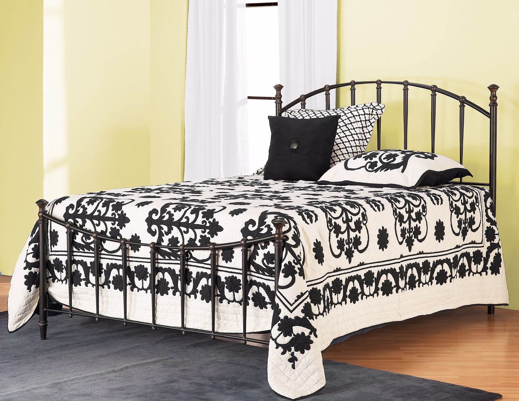 Hillsdale Bel Air Black Gold Bed