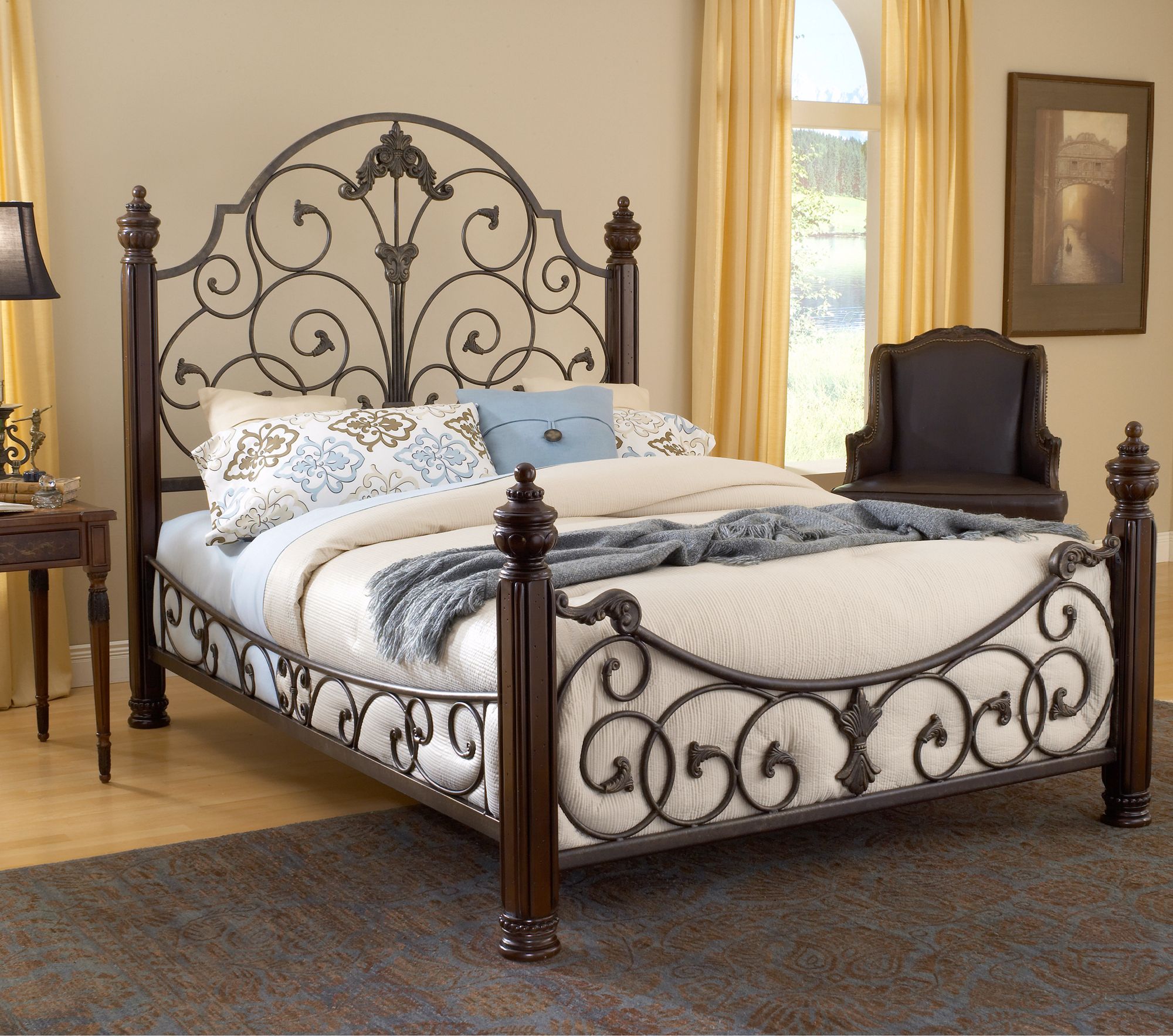 Hillsdale Gastone Black Gold Bed Cal King T4222