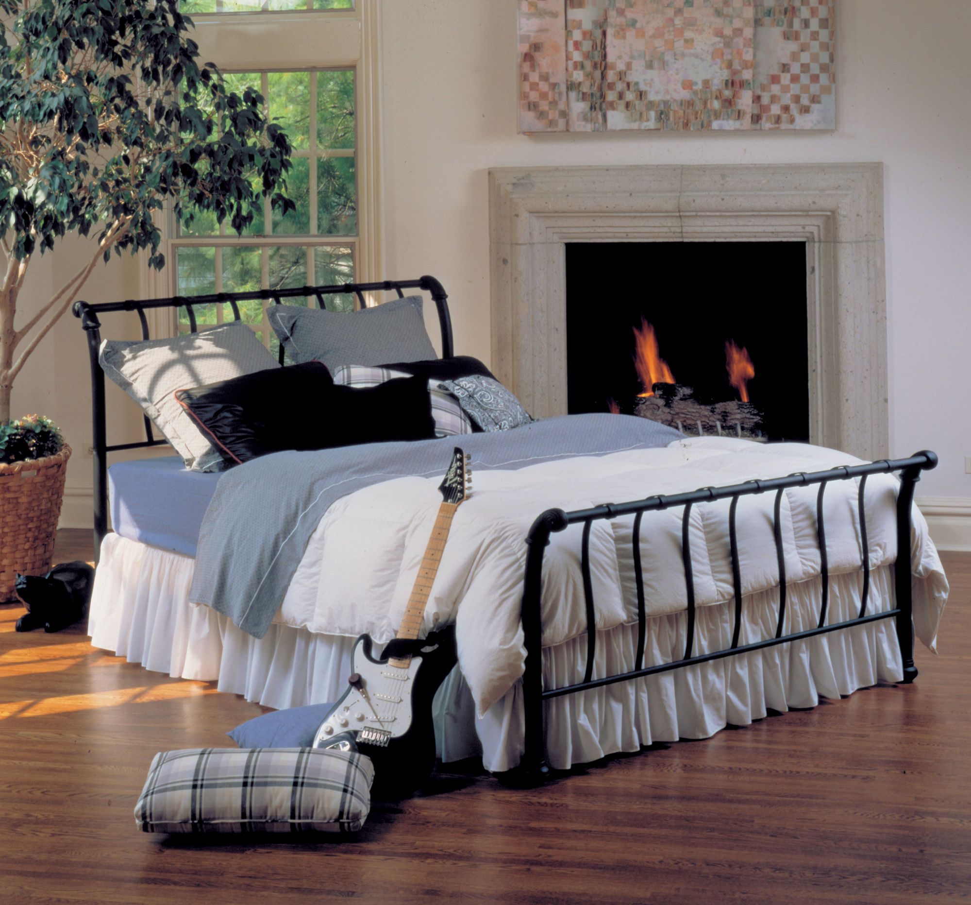 Hillsdale Janis Textured Black Bed