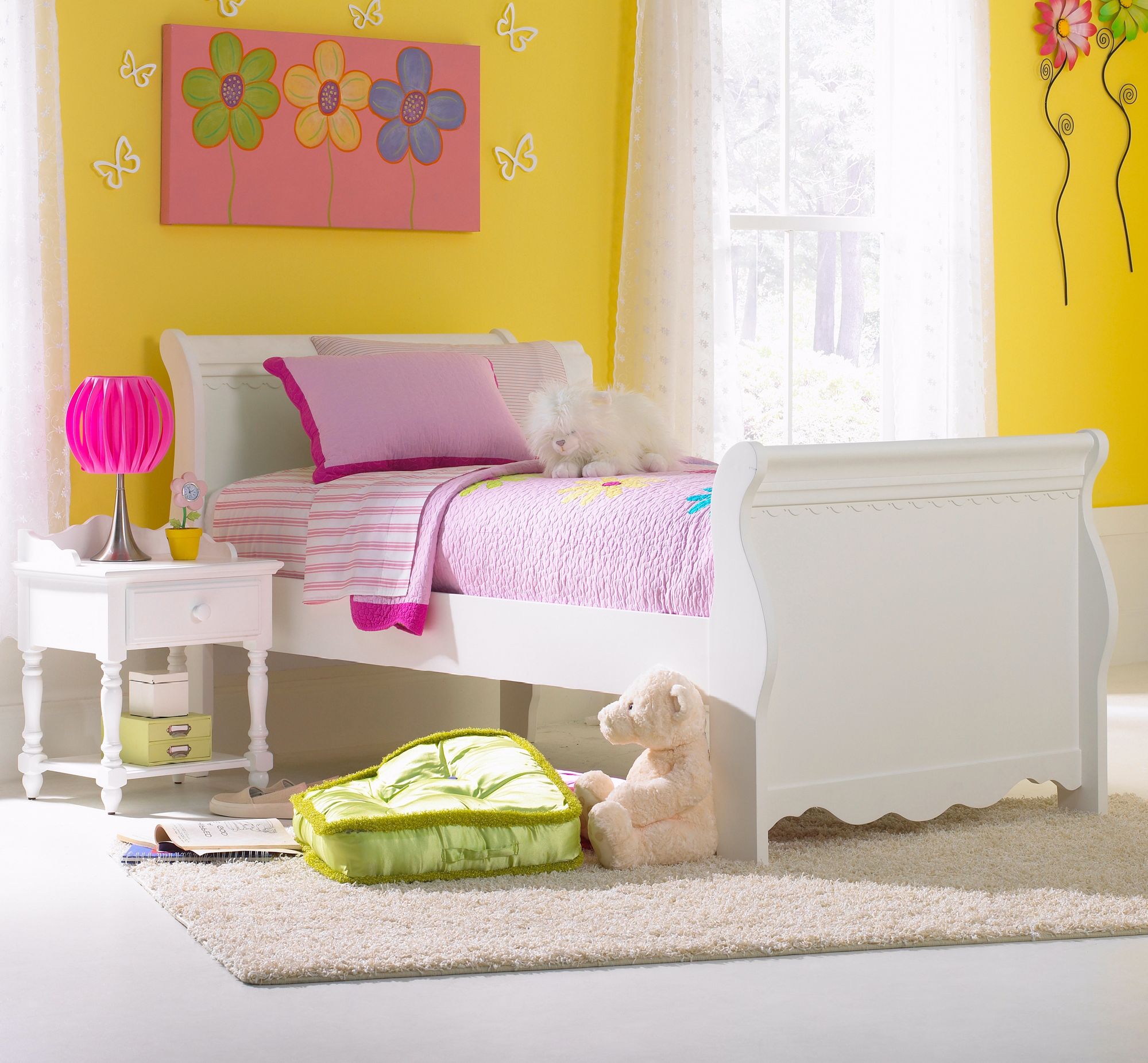 Hillsdale Lauren White Sleigh Bed