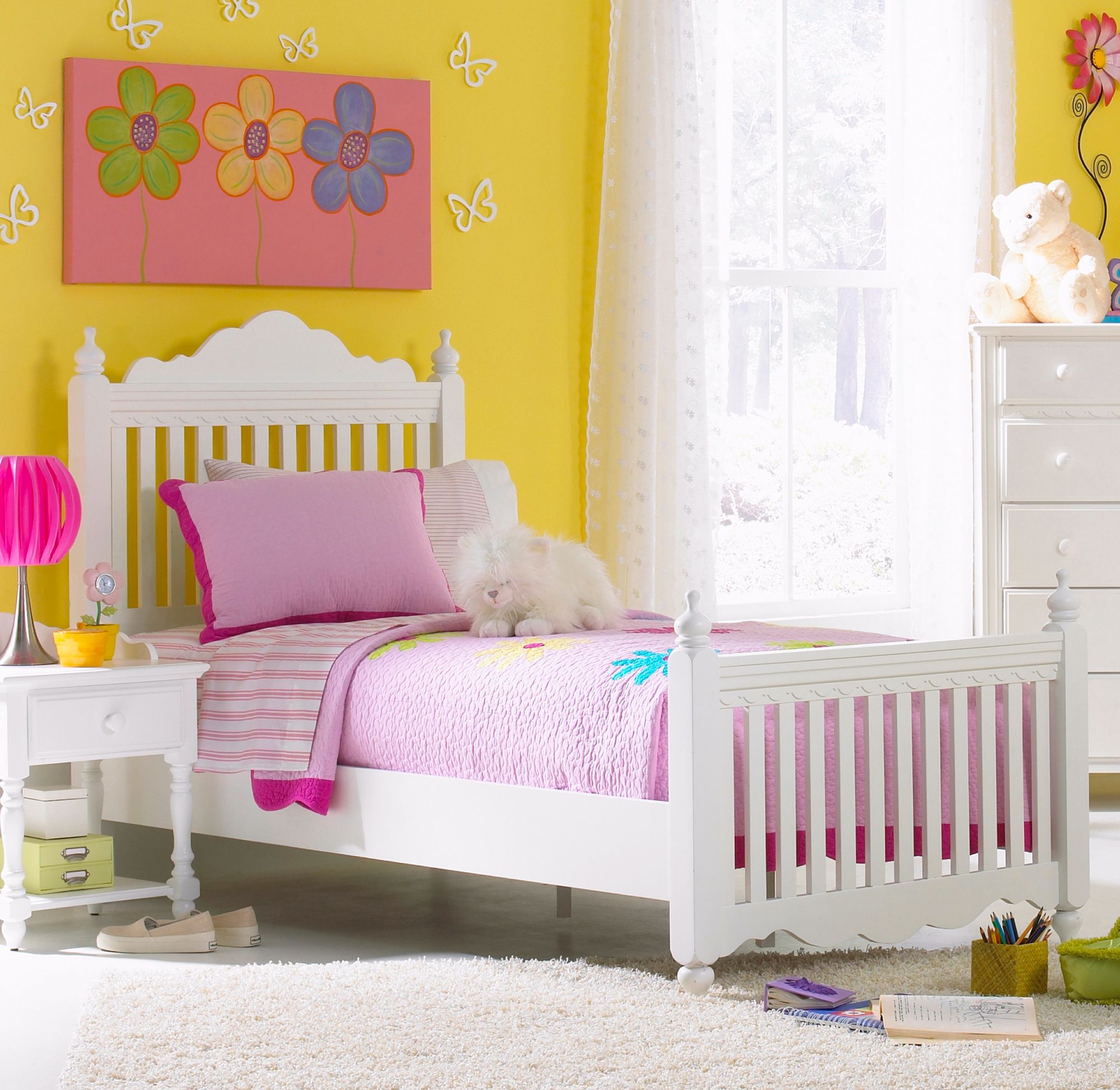 Hillsdale Lauren White Post Bed