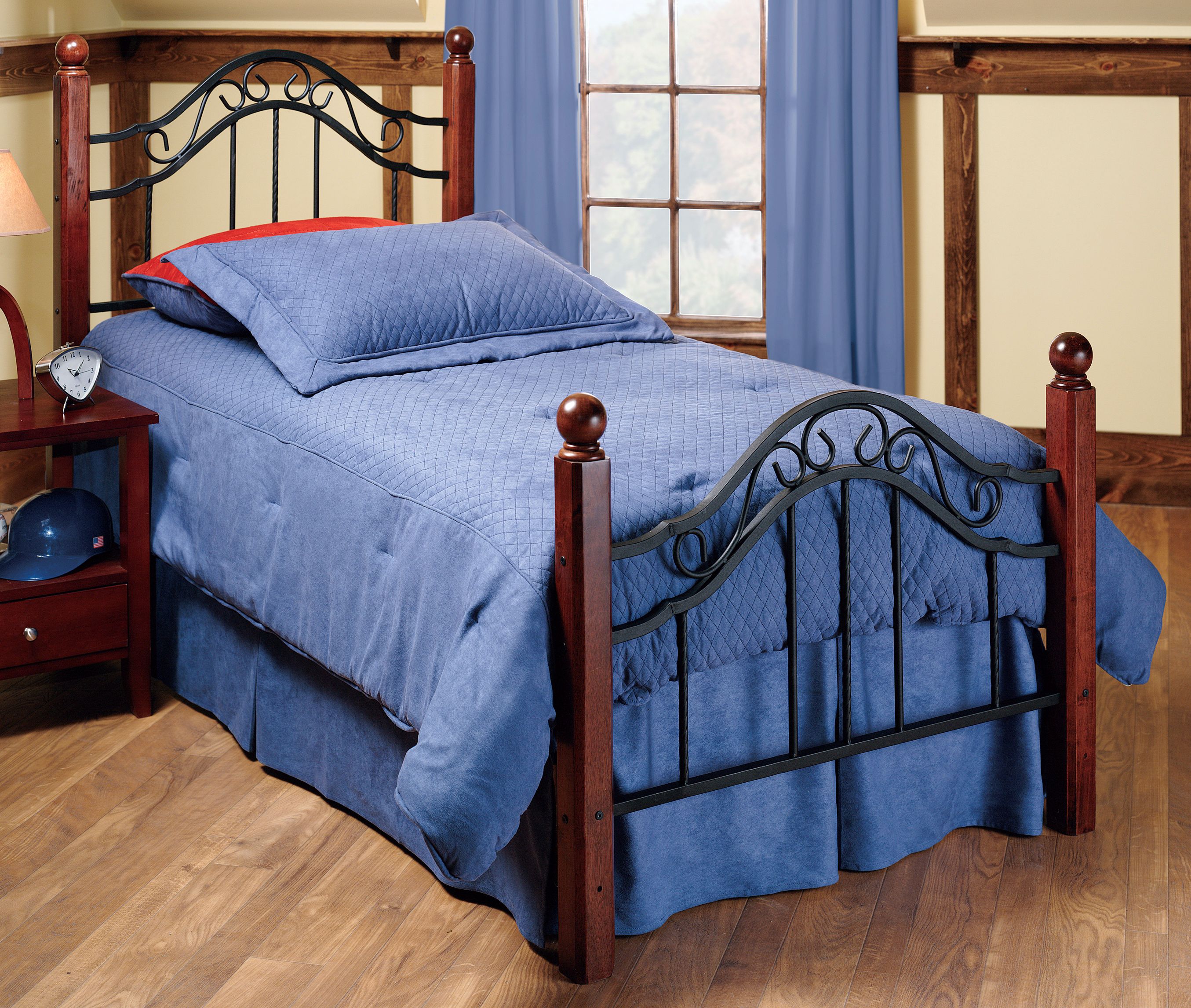 Hillsdale Madison Cherry Wood with Black Bed Twin T4281