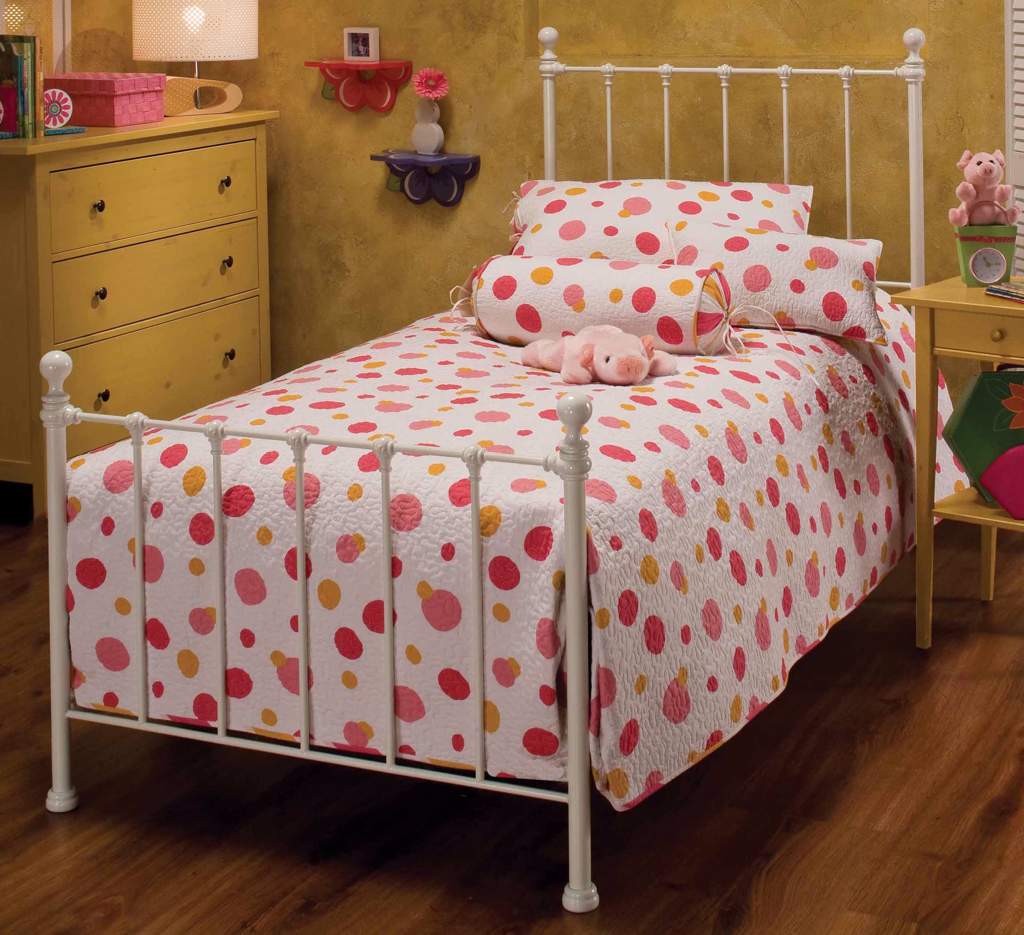 Hillsdale Molly White Bed (Twin)