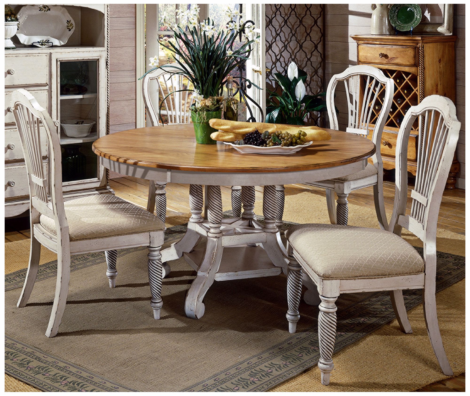 Hillsdale Wilshire Antique White Round 5 Piece Dining Set