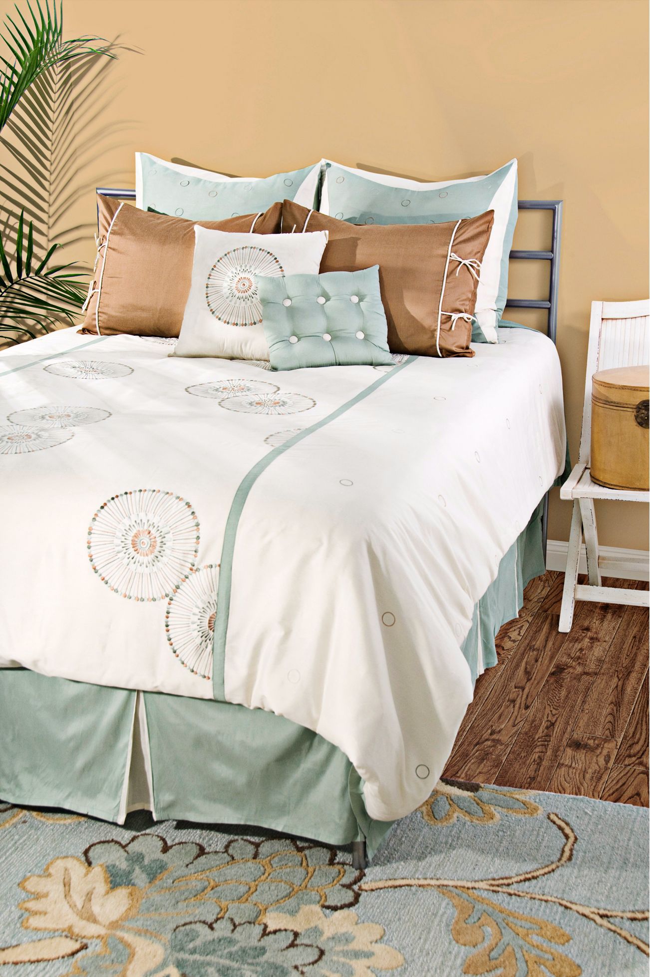 Contemporary Floral Duvet Bedding Set