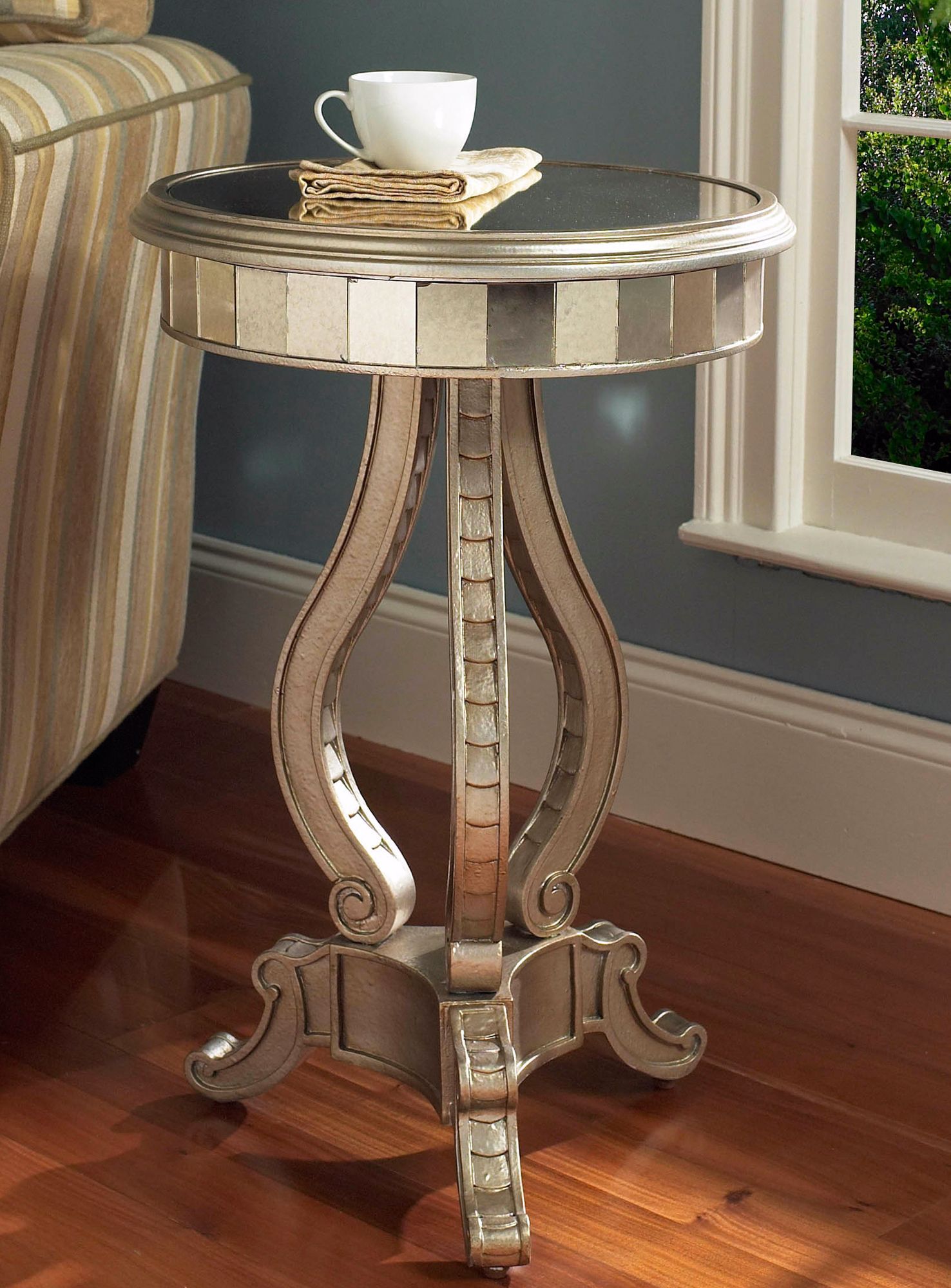 Silver Fantasy Mirrored Pedestal Table