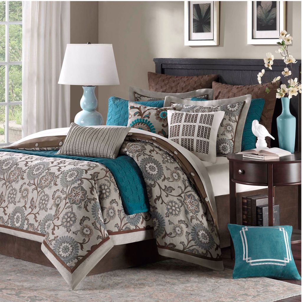 Hampton Hill Bennett Place Comforter Sets