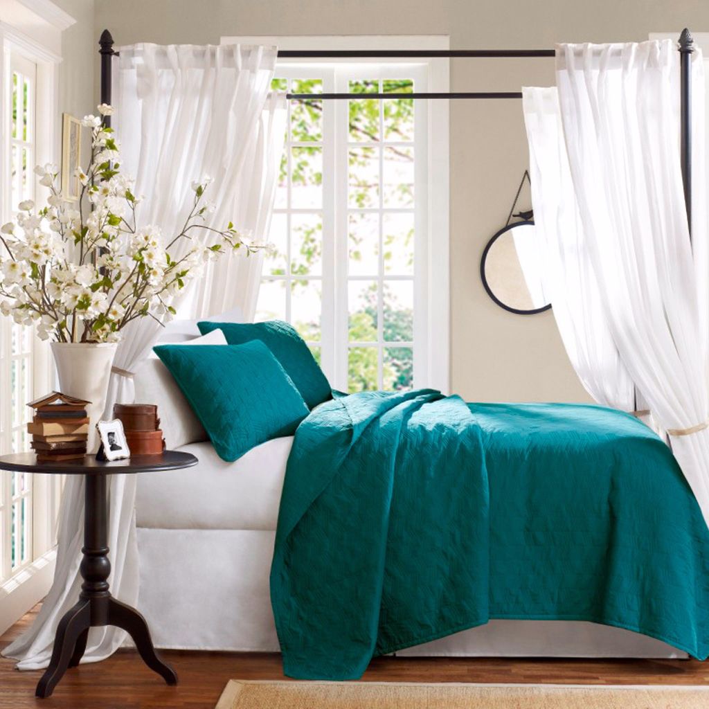 Hampton Hill Bennett Place Velvet Touch Coverlet Sets