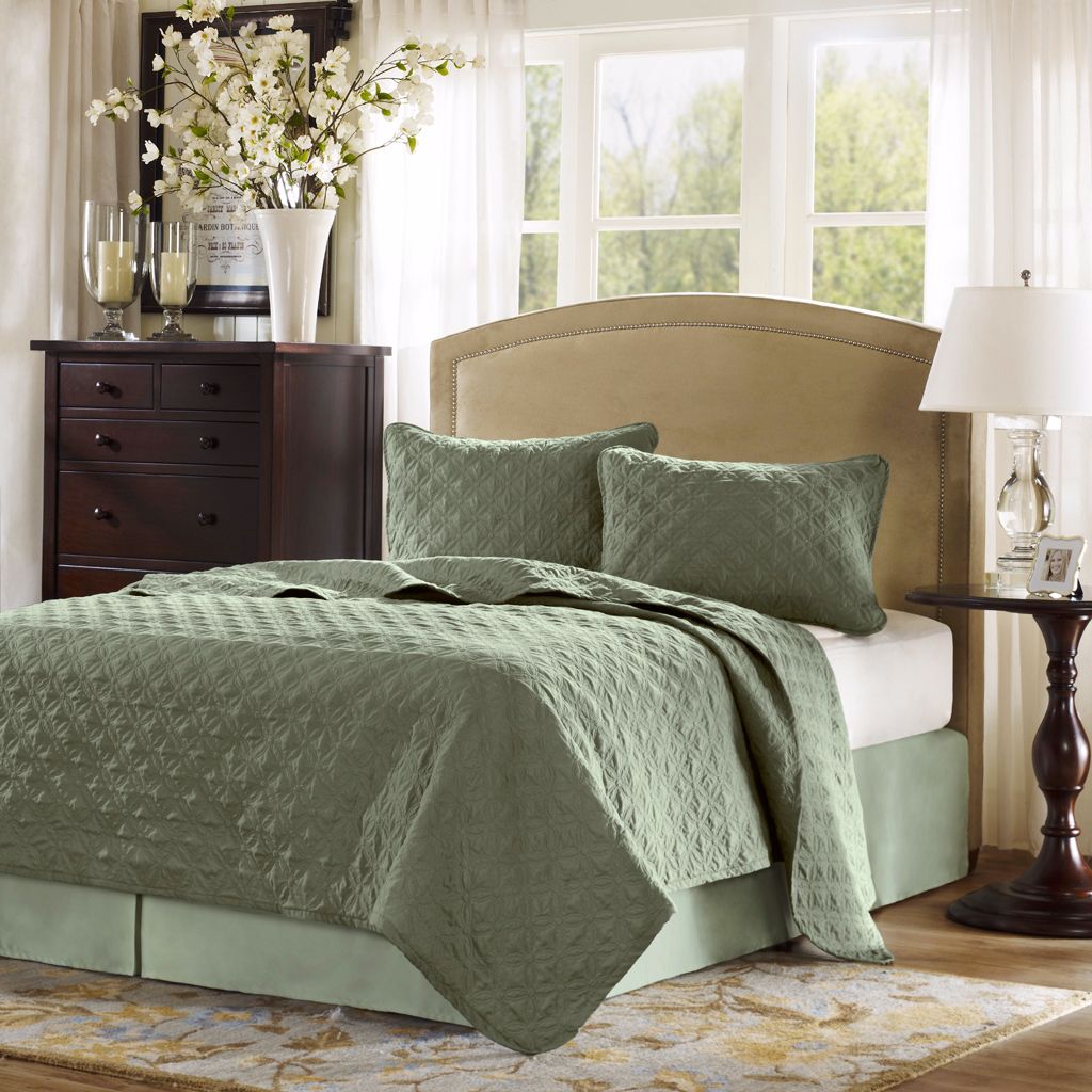 Hampton Hill Velvet Touch Ocean Coverlet Set