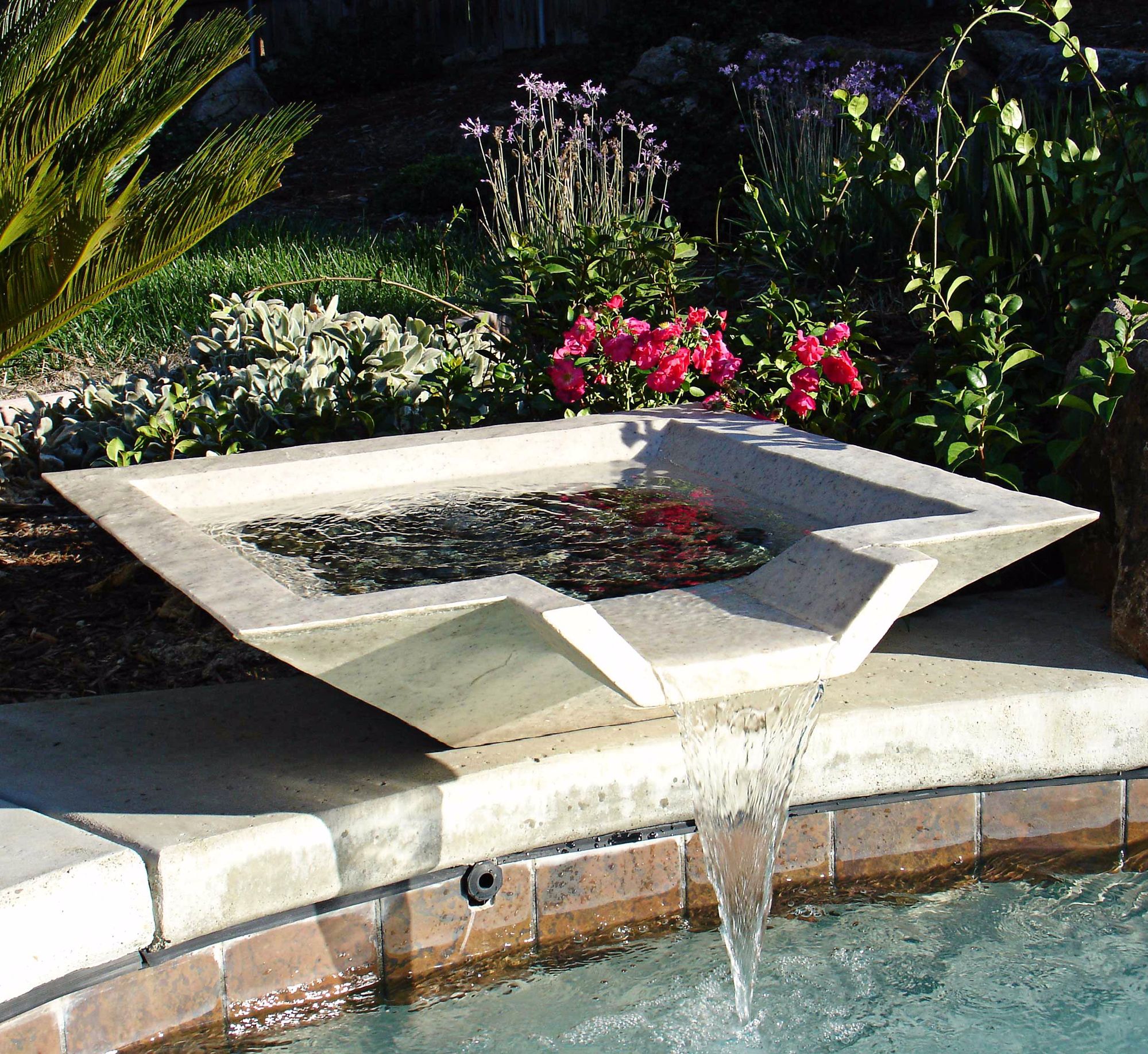 30" Cube Shape Sandstone Outdoor Fountain