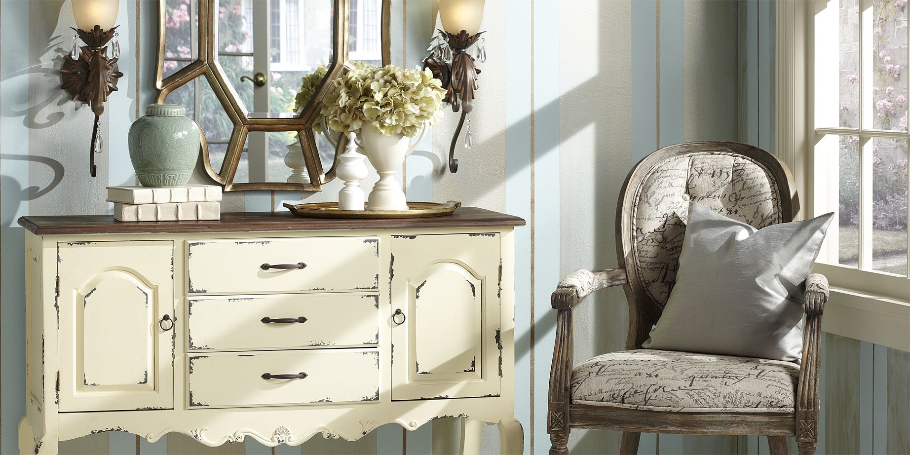 Save up to 70% on upscale home furnishings, lighting and decor.
