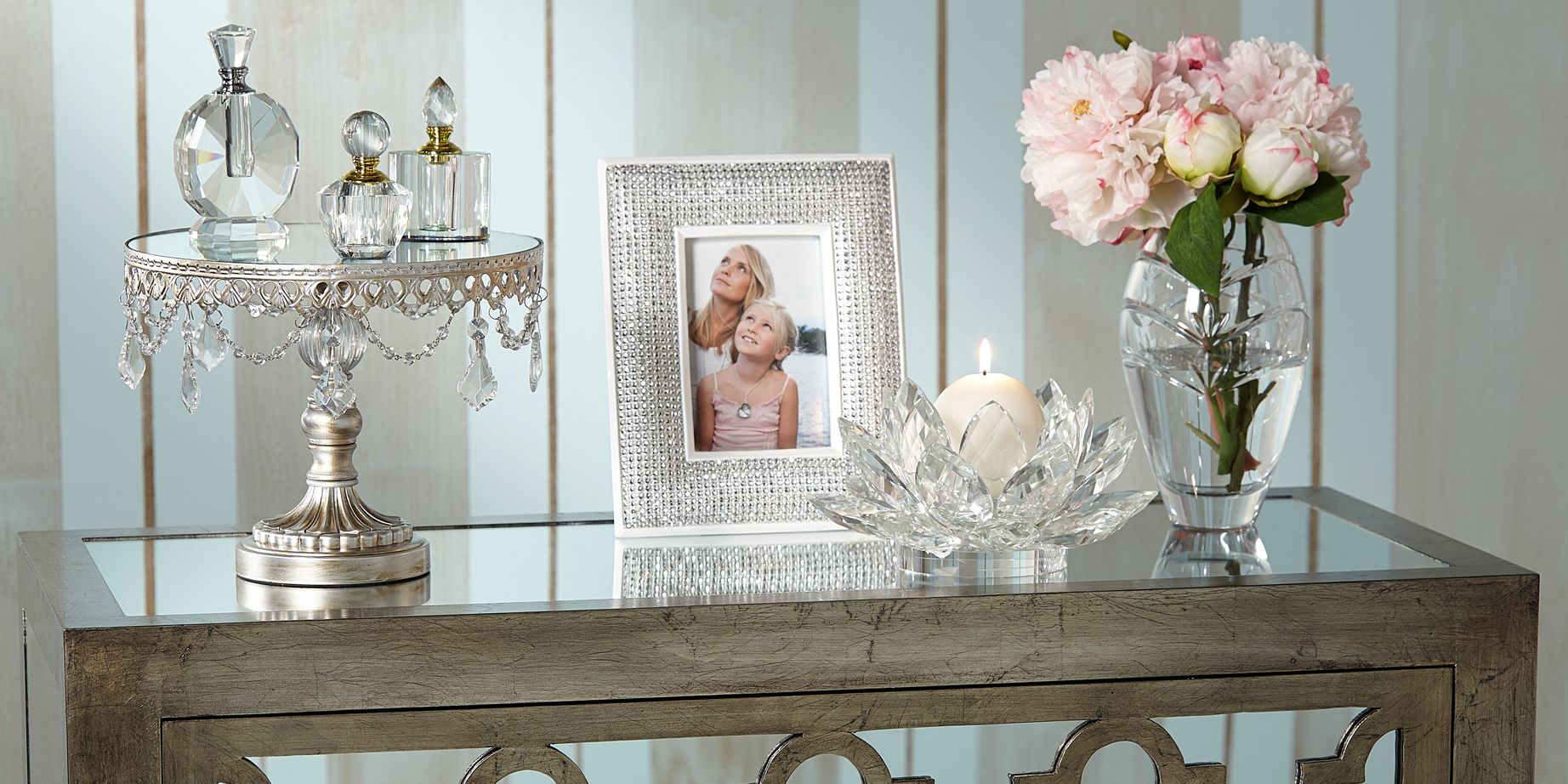 Save up to 80% on gorgeous gifts and accent pieces in our home decor sale.