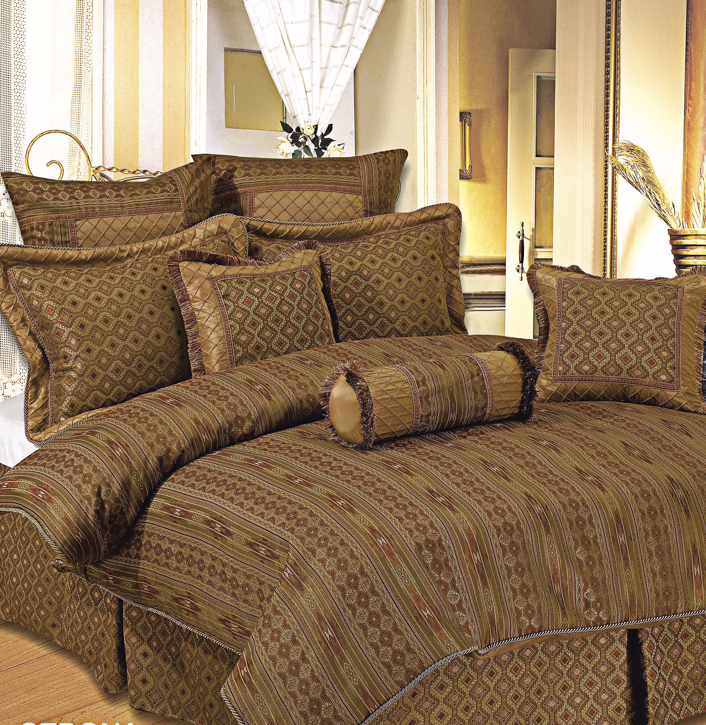 Mesa Comforter Bedding Set                                  