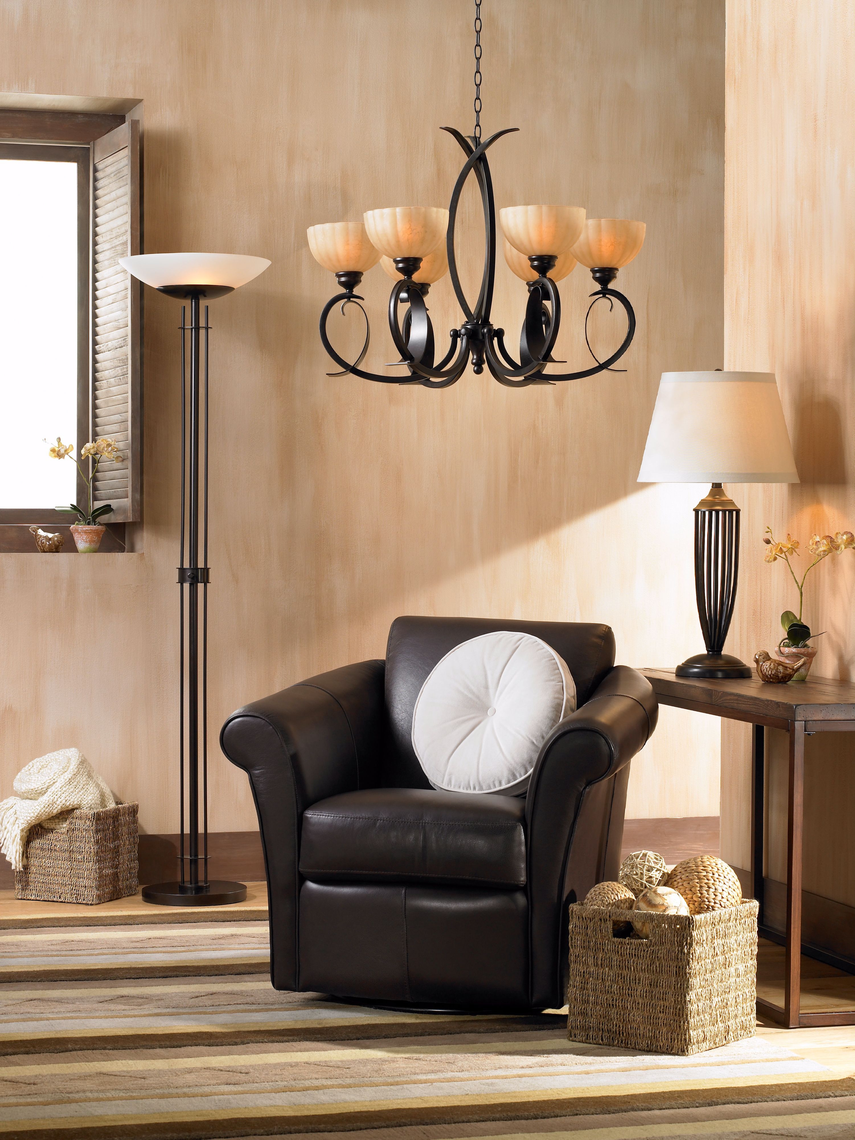 The lighter brown hues play backdrop to the dark and rich brown tones.