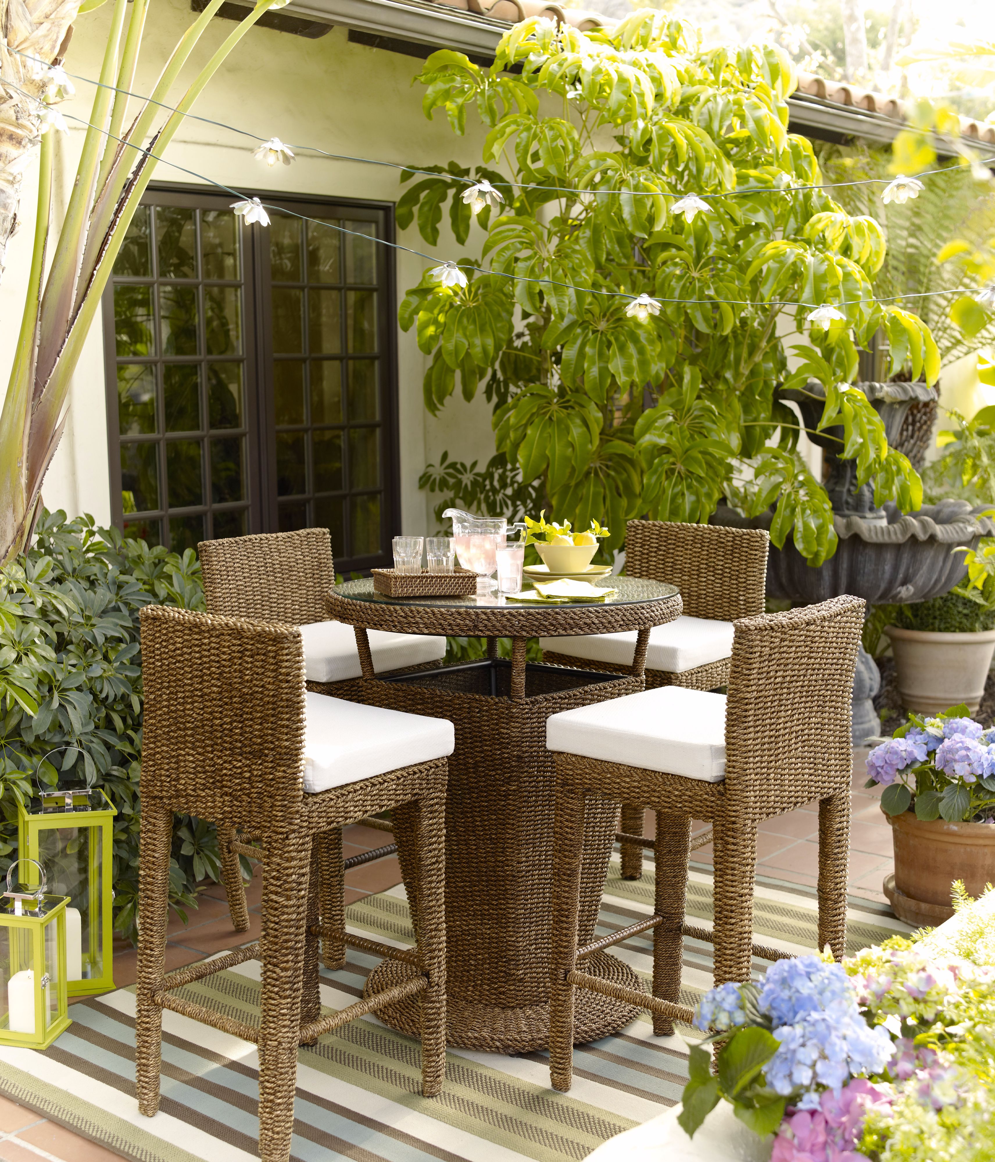 Take your style outdoors by creating a defined seating area.