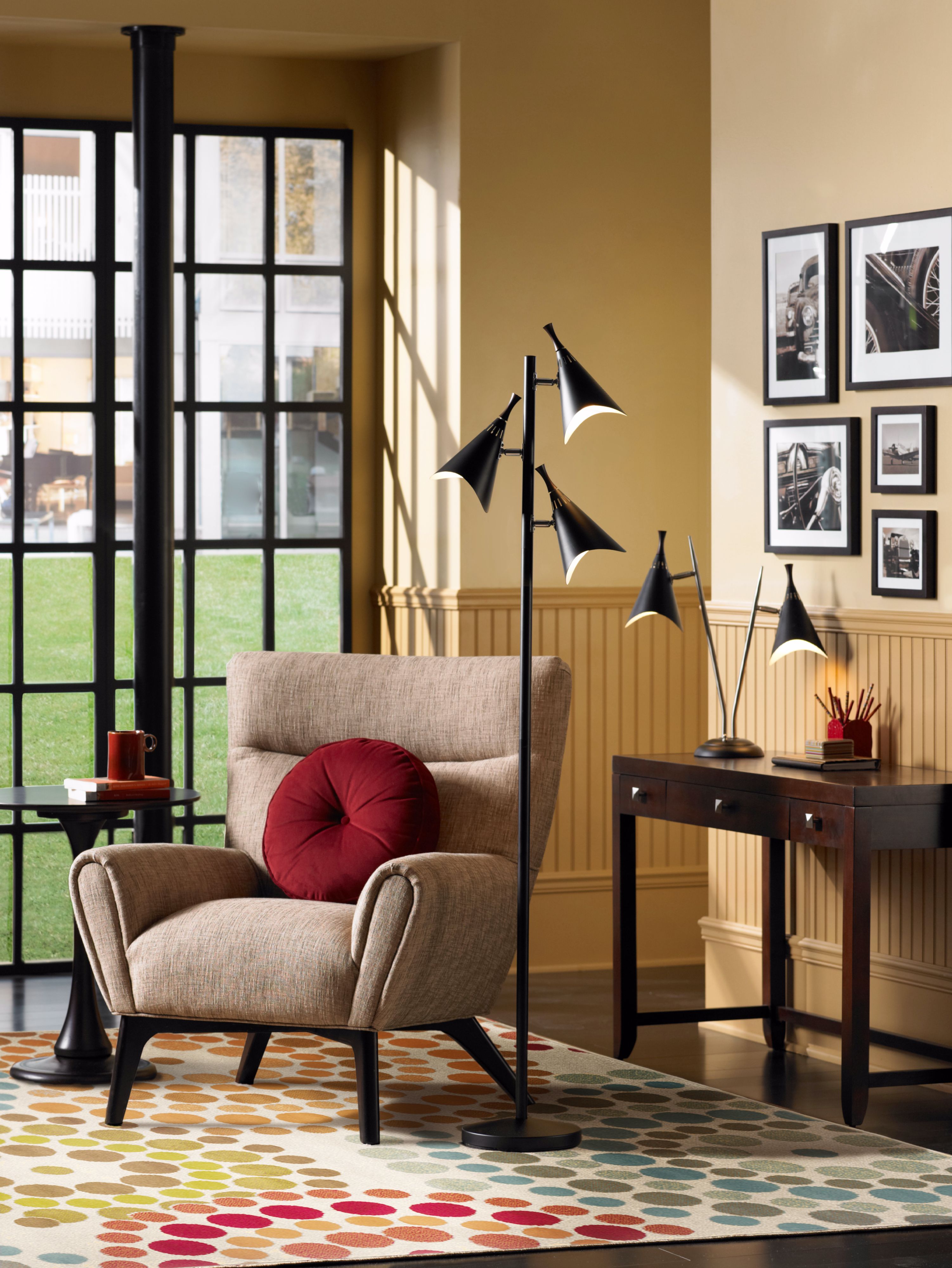 Modern Remix style blends Mid-Century pieces with contemporary.