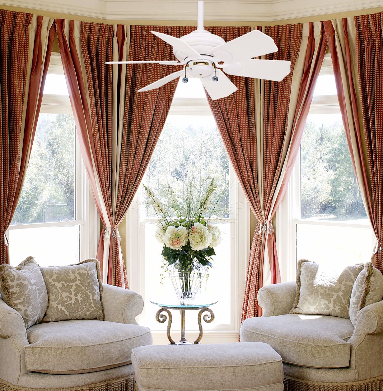 This transitional living room is stylish without being stuffy.