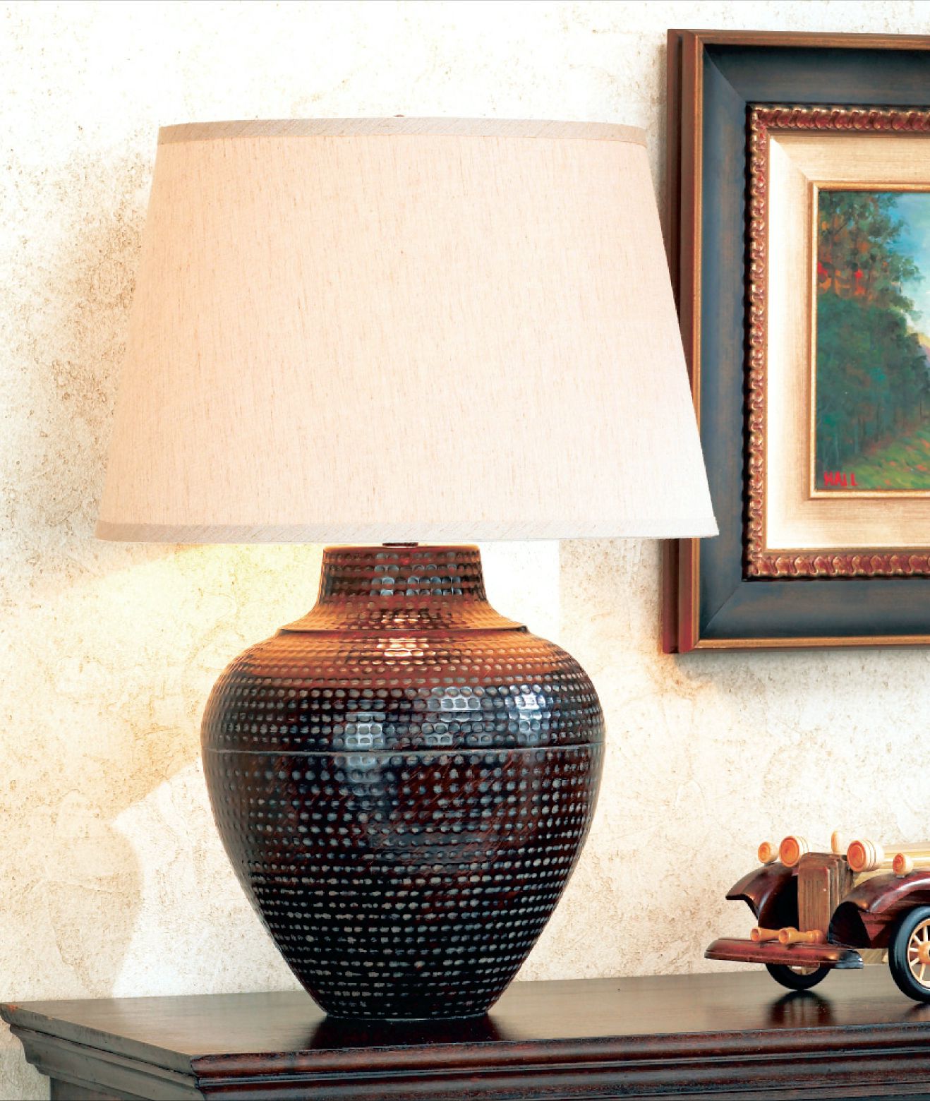 Hammered Metal Pot Table Lamp