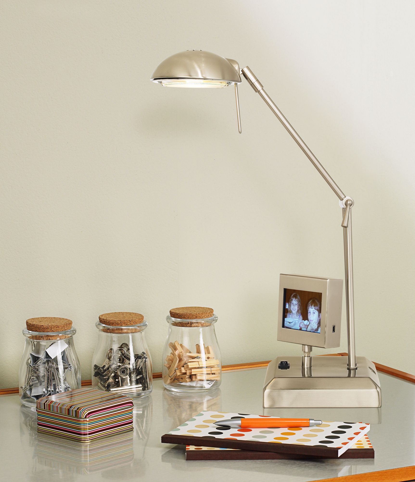 Digital Photo Desk Lamp