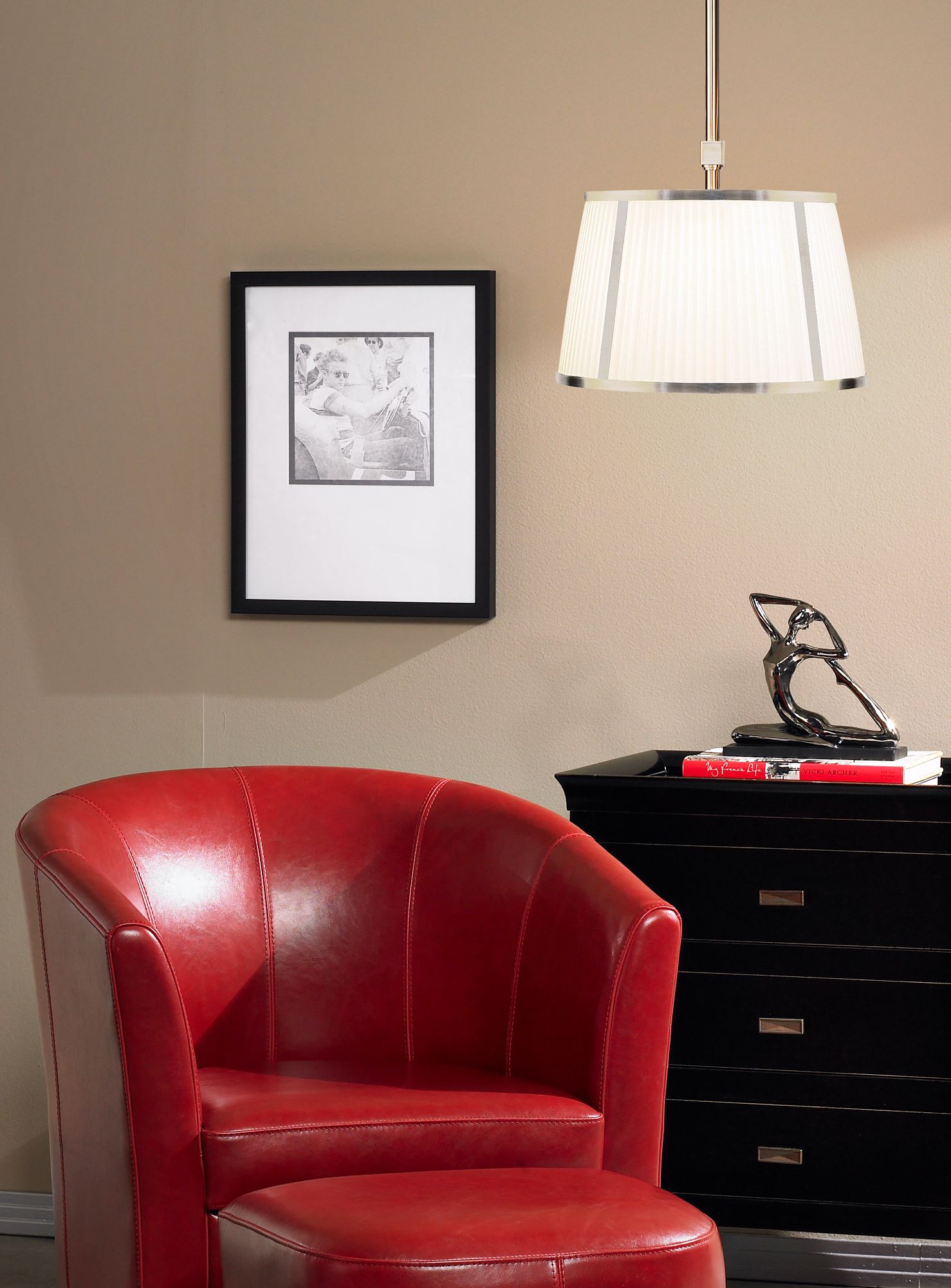 Red, black, and beige is a classic color palette that's effortlessly chic.