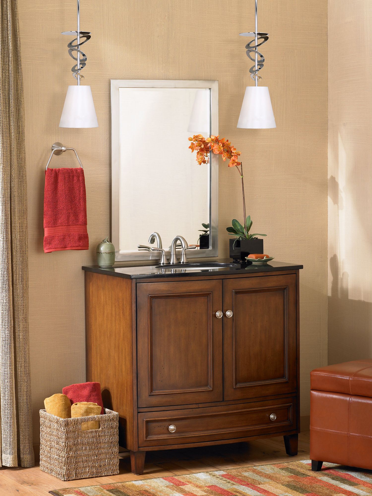 Rust, gold, and cream are gorgeous colors to decorate a transitional bathroom.