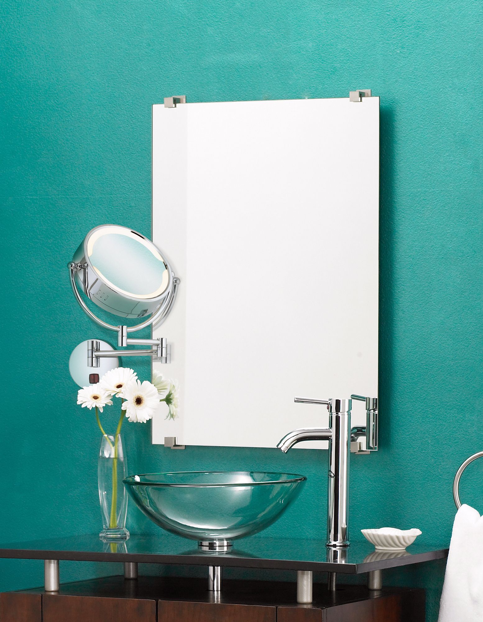 Lighted vanity mirror