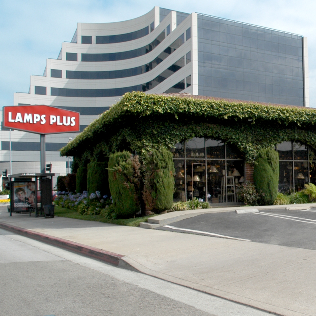 Lamps Plus - Los Angeles, CA