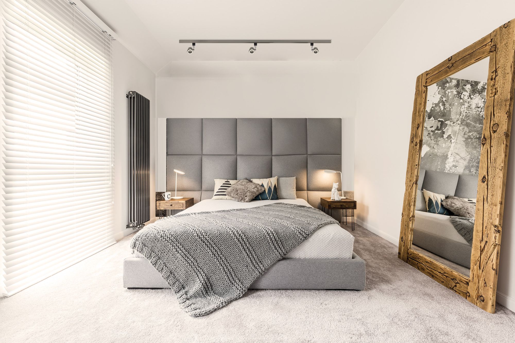 Thumbnail2 of 12W Brushed Nickel Taper LED Track Head for Halo Systems more views