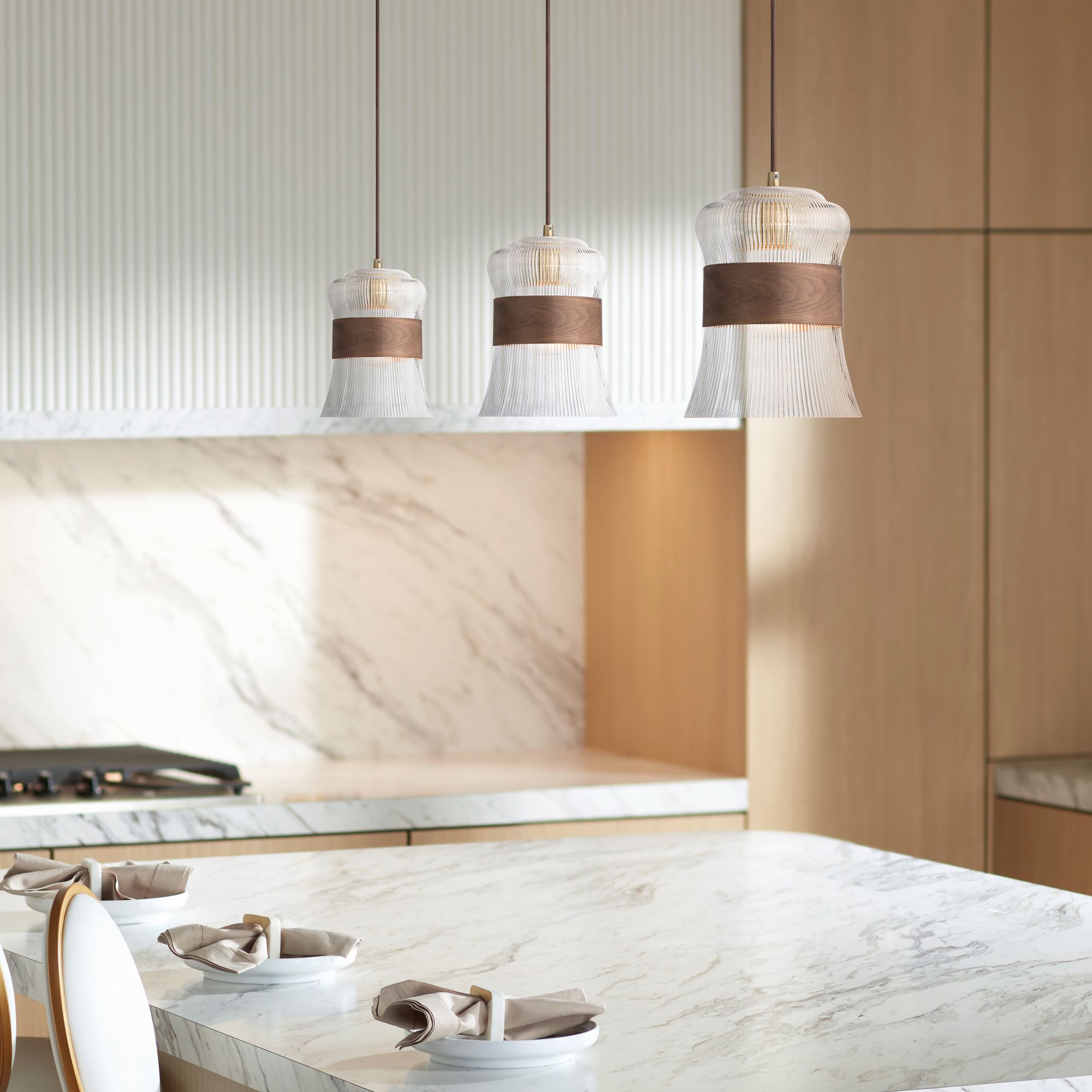 Image 1 PED 7Wx9H 1LT PENDANT GOLD&WOOD FINISH in scene