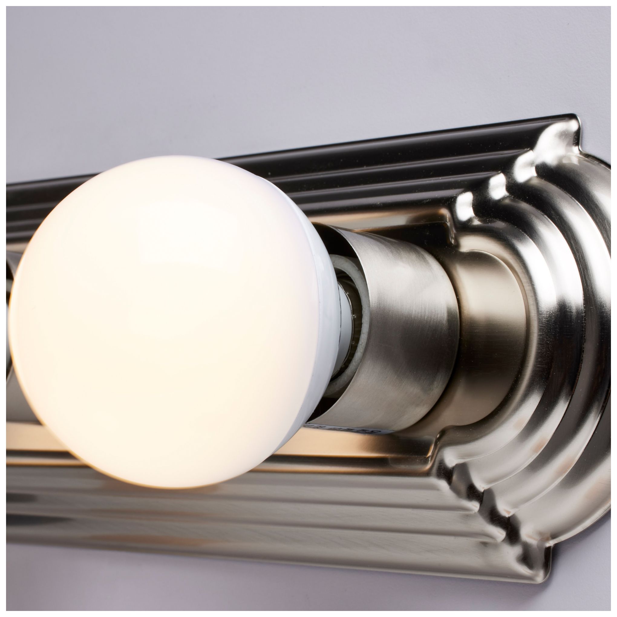 3 Light; 18 in.; Vanity; Racetrack Style