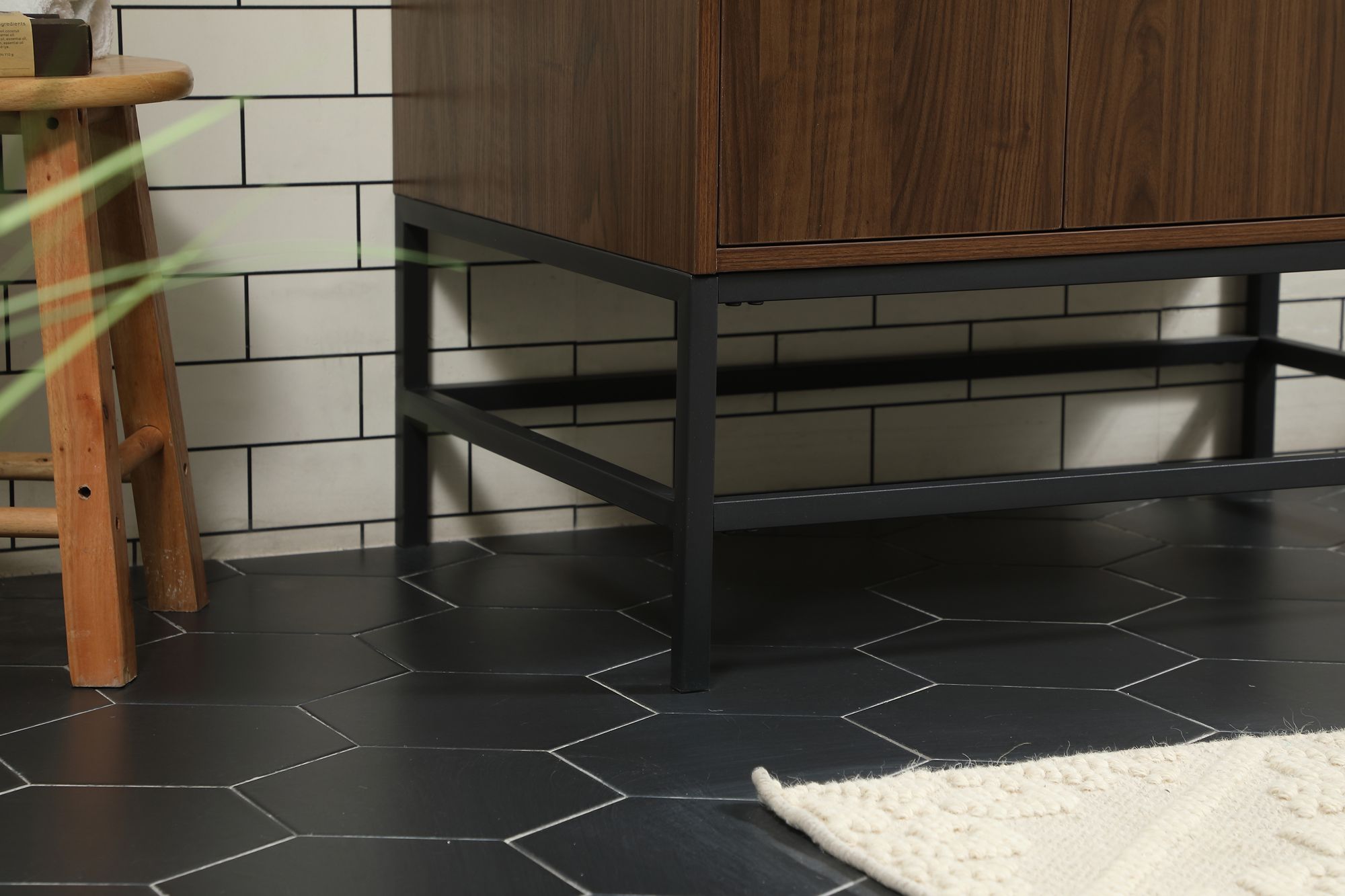 32 Inch Single Bathroom Vanity In Walnut