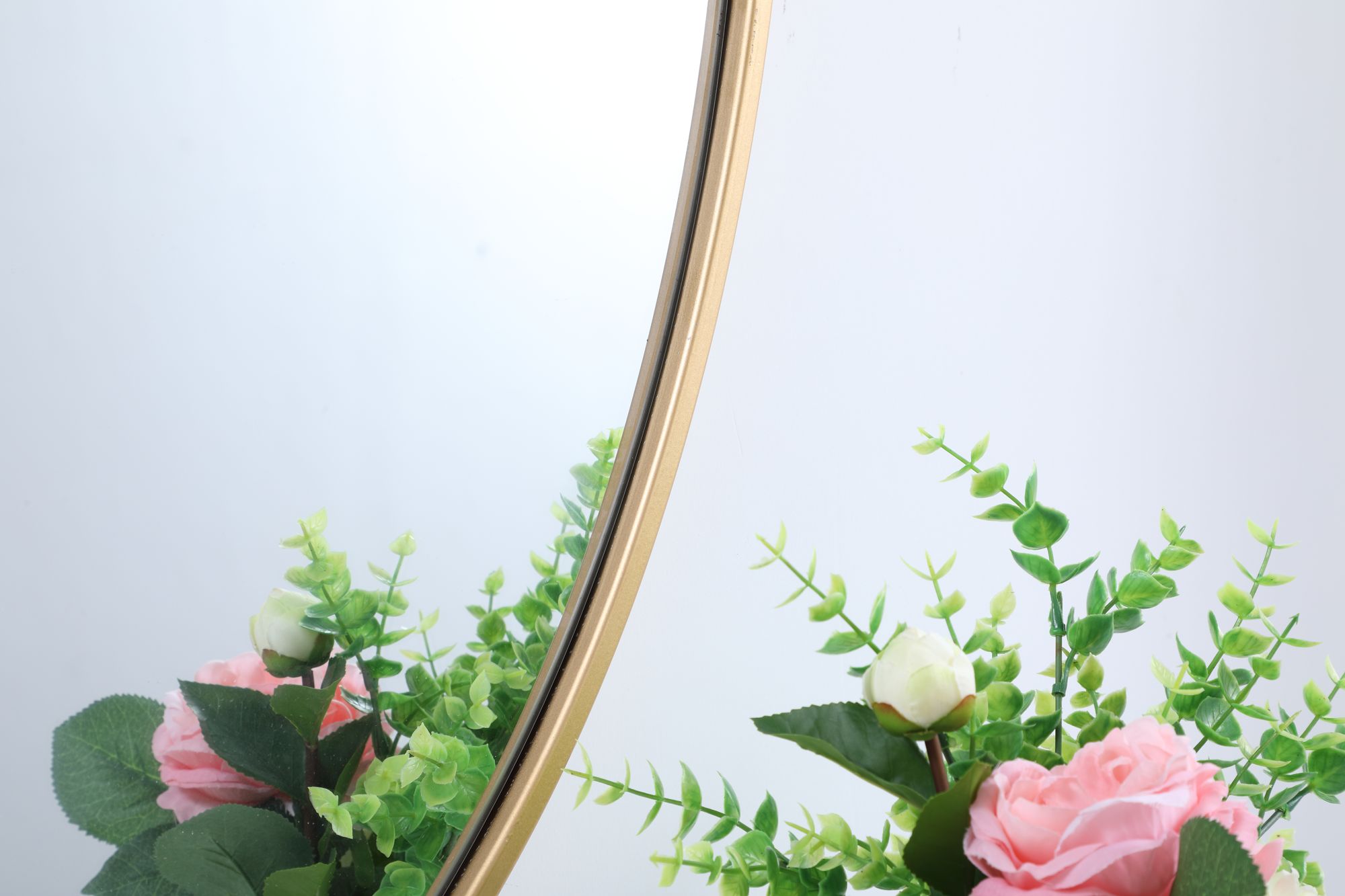40-in W x 30-in H Metal Frame Oval Wall Mirror in Brass
