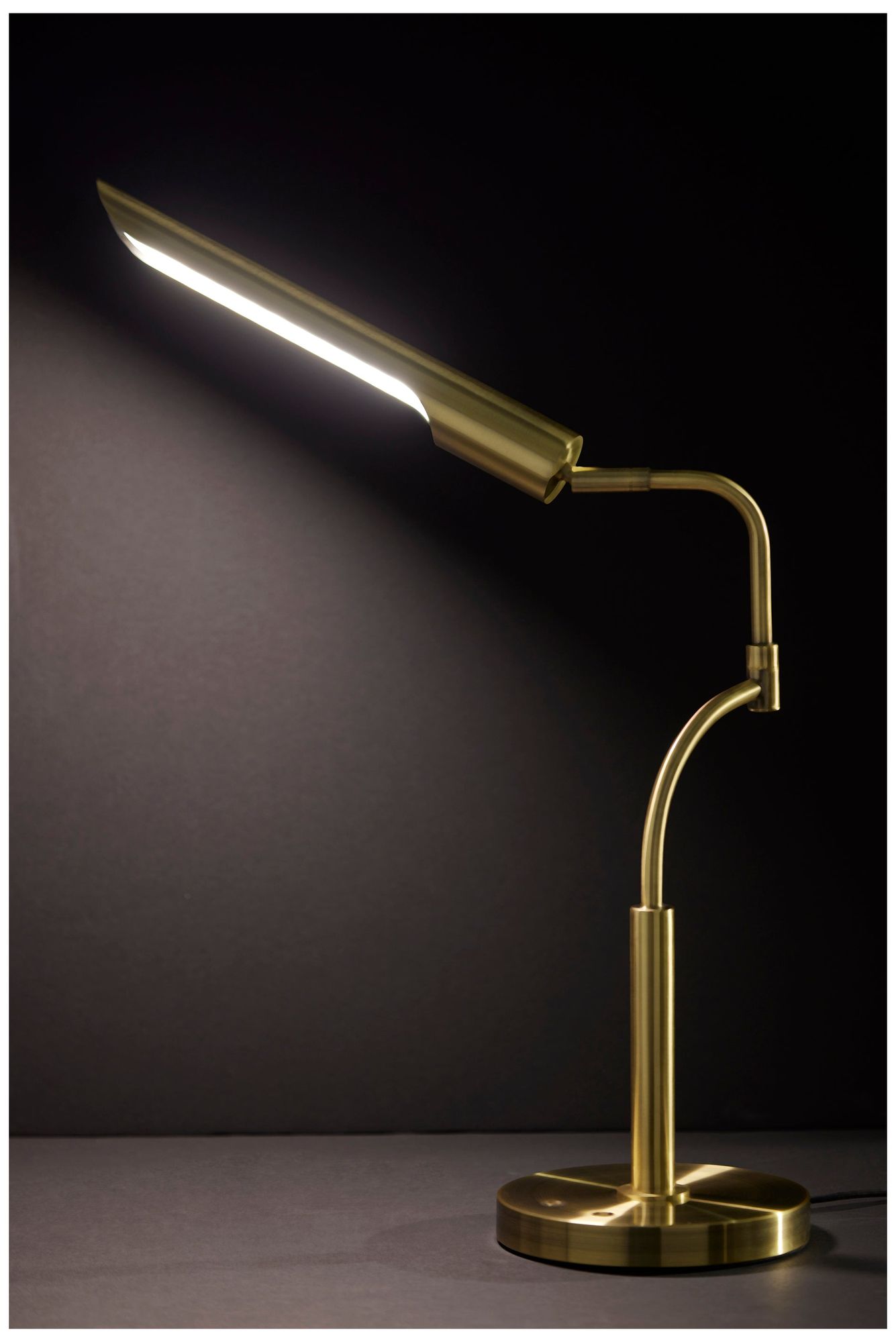 Adesso Zane LED Desk Lamp w. Smart Switch - Antique Brass