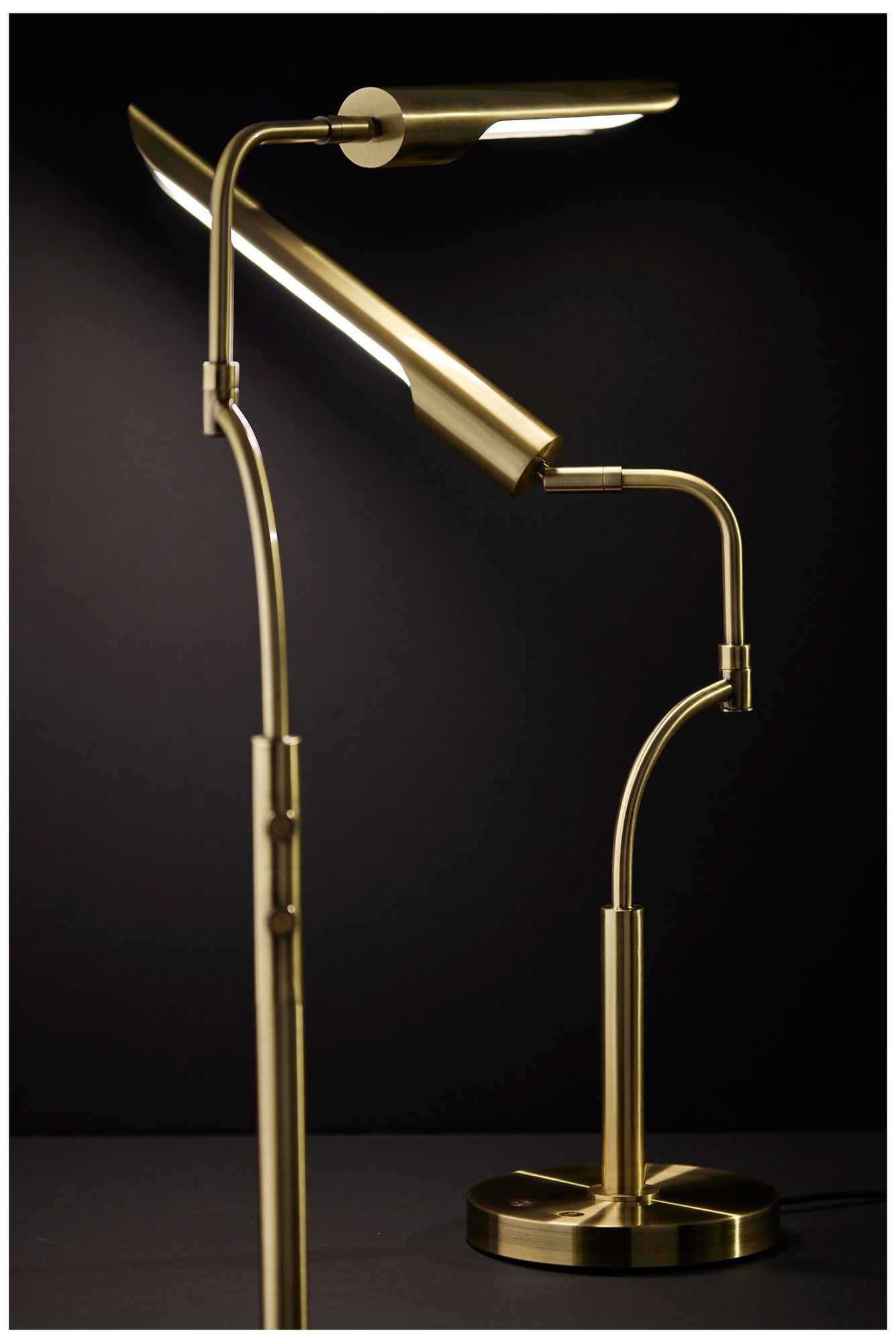 Adesso Zane LED Desk Lamp w. Smart Switch - Antique Brass