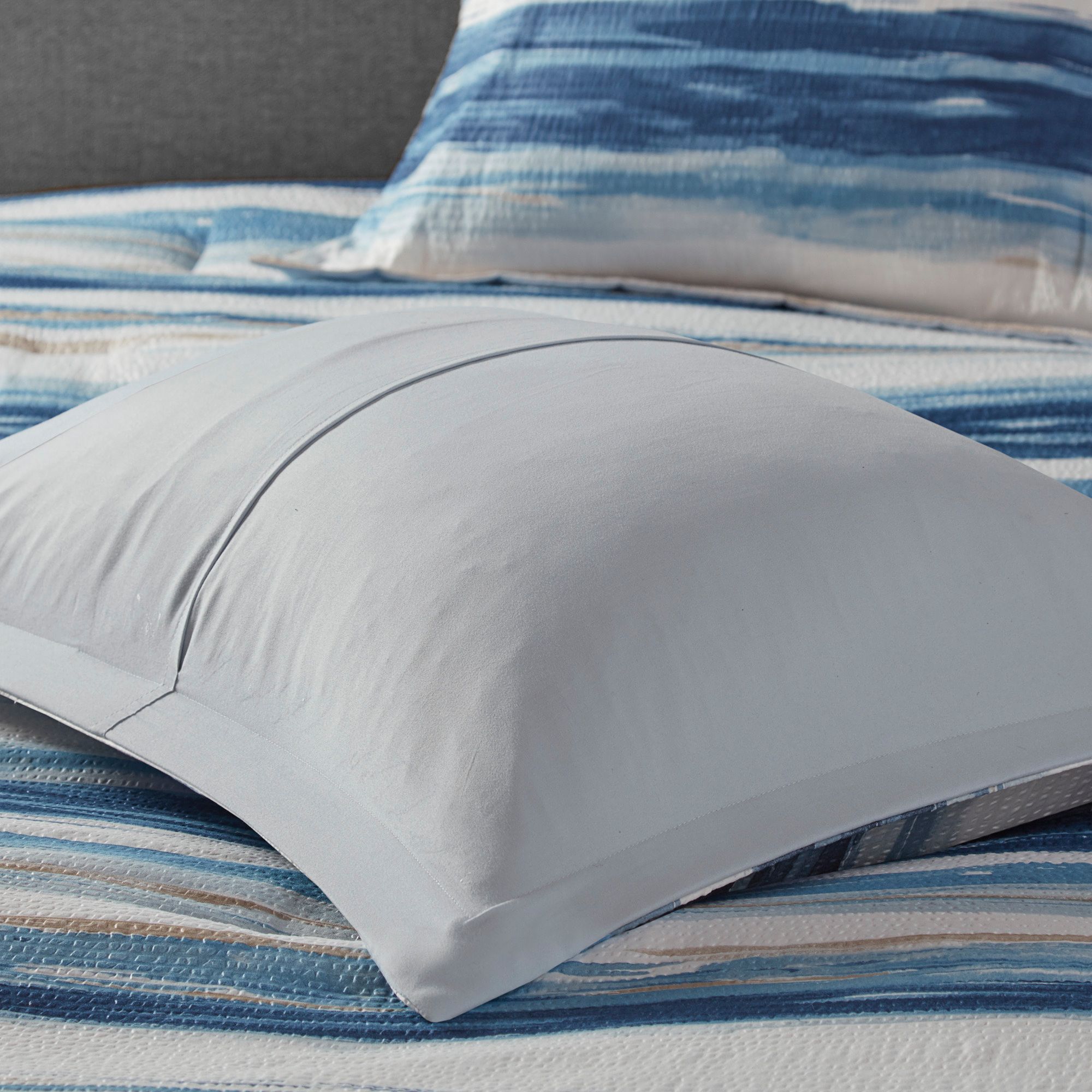 Anchorage Blue 8-Piece Full/Queen Comforter and Quilt Set