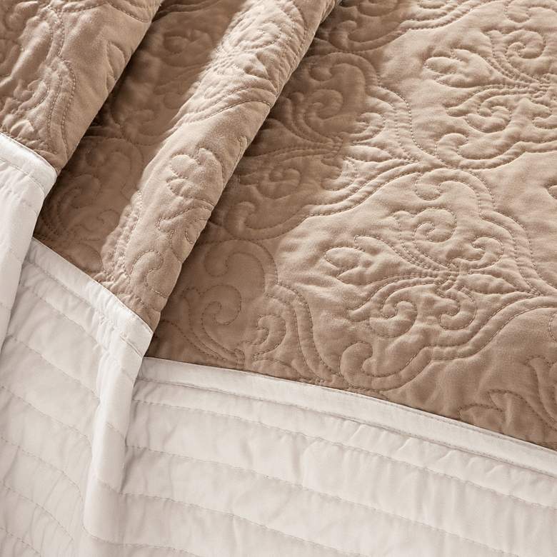 Image 3 Attingham Beige Pieced Full/Queen 7-Piece Coverlet Set more views