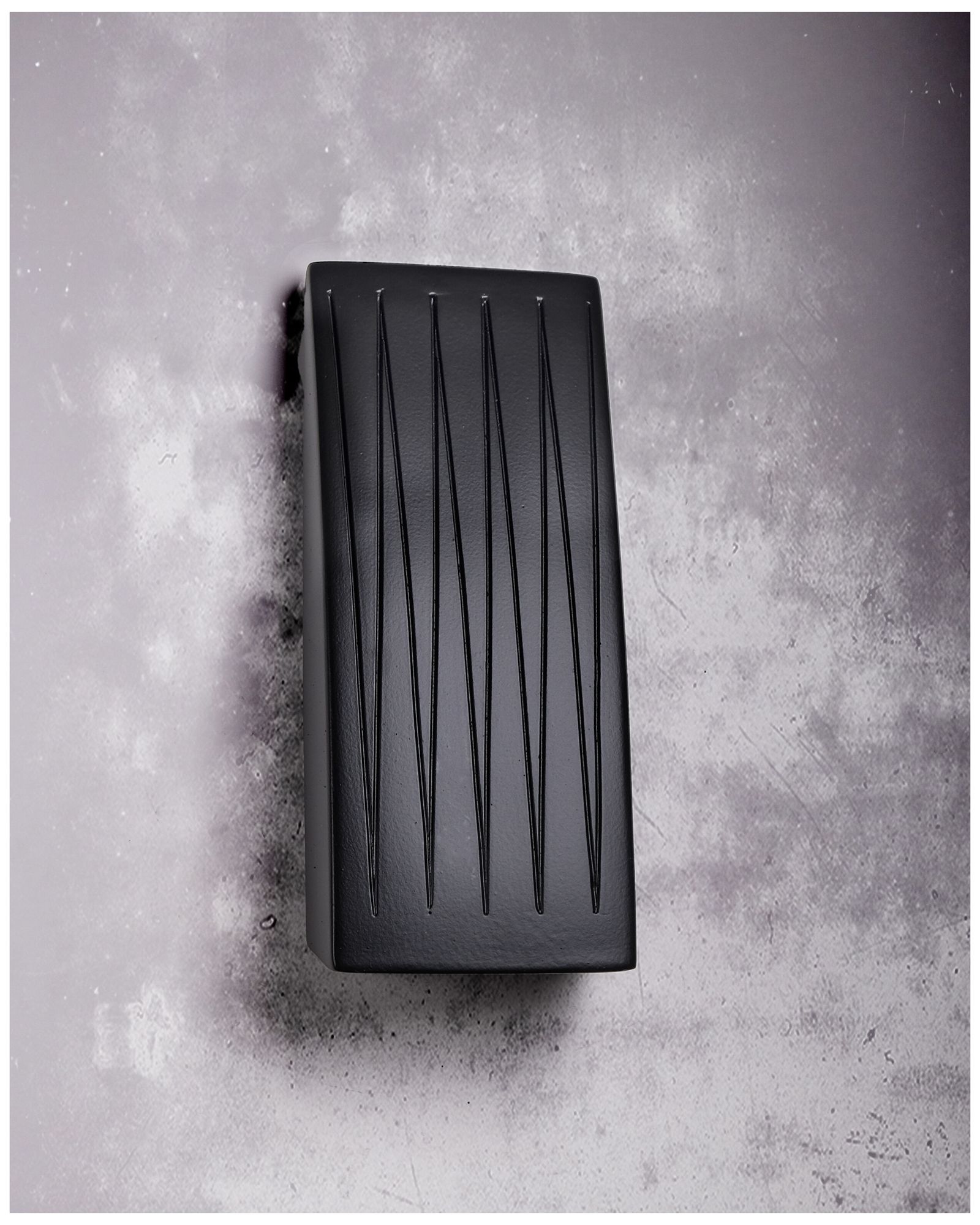 Image 3 Bali-13.25-inch-high-ceramic-black-up/down-LED-outdoor-wall-light more views