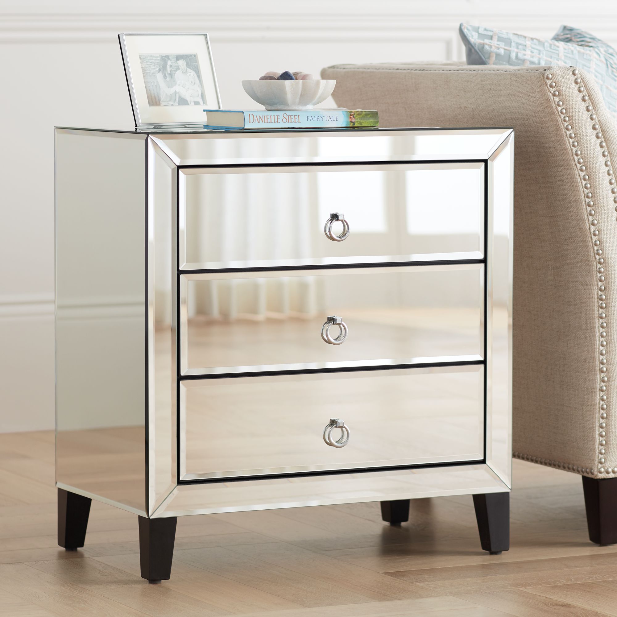 Omni mirrored deals 3 drawer chest