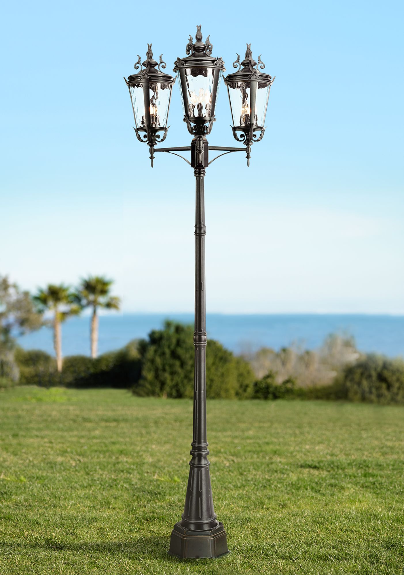 Outdoor post outlet lamps