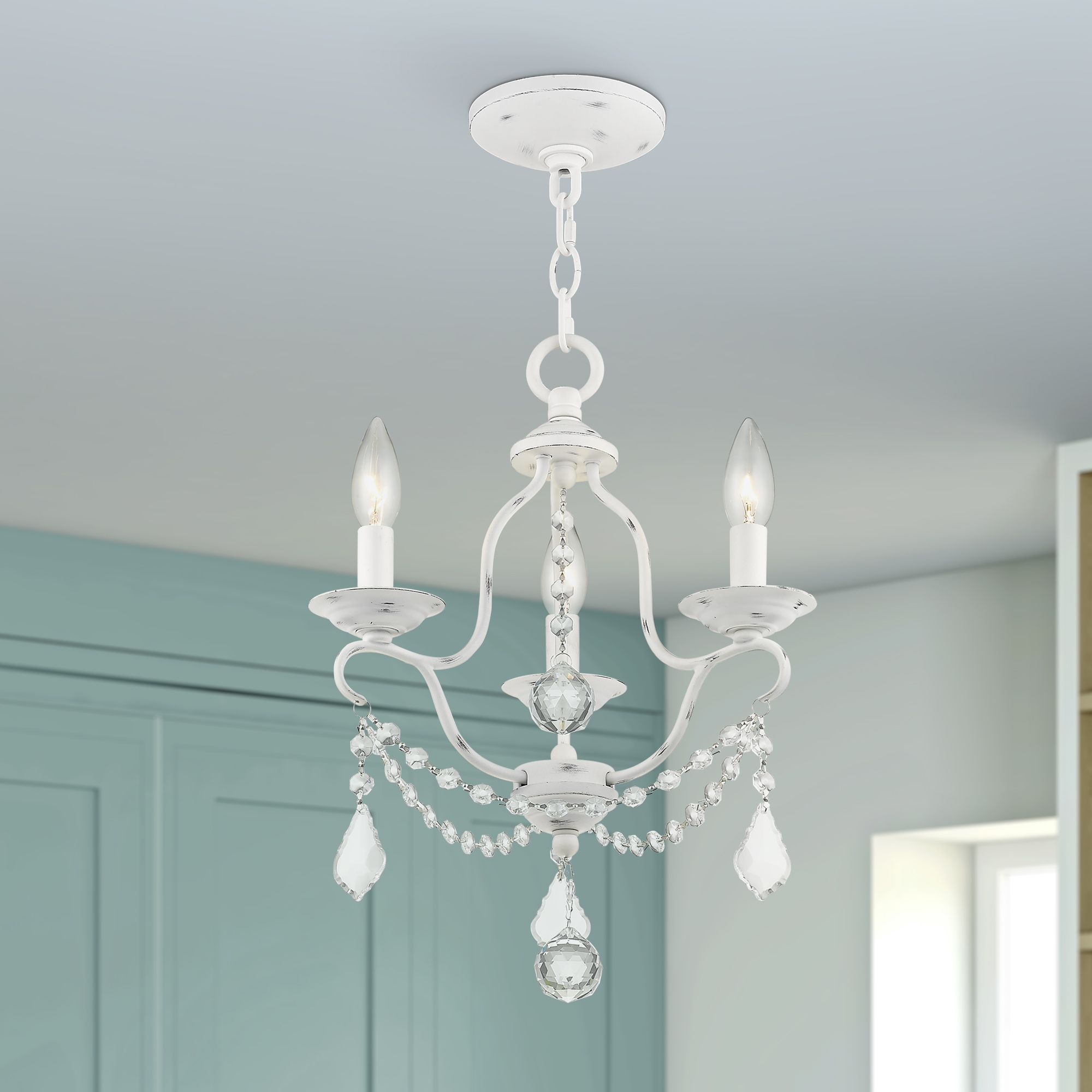 Chesterfield 12-in 3-Light Antique White Vintage Candle Chandelier